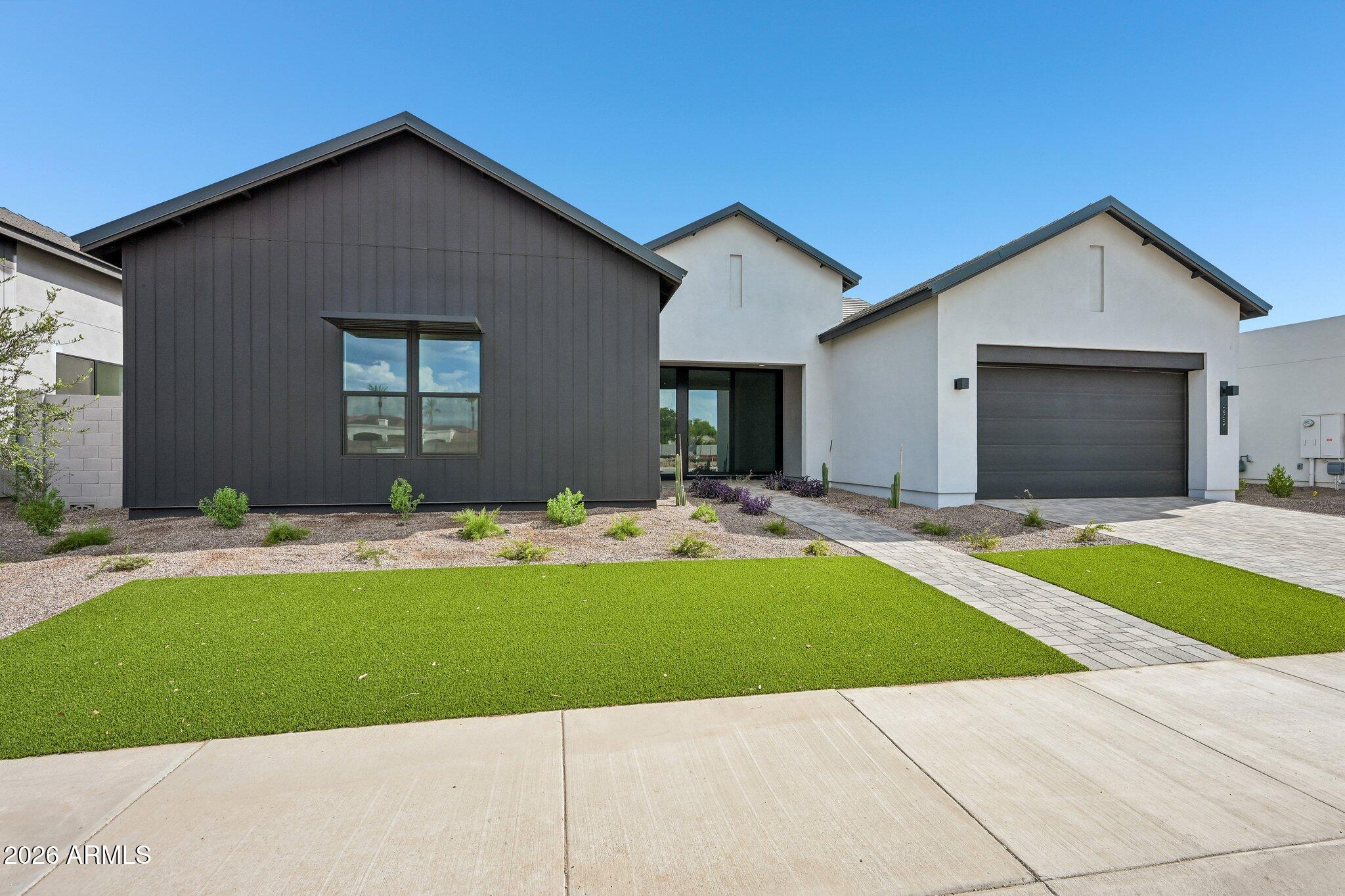 2451 E AQUARIUS Place