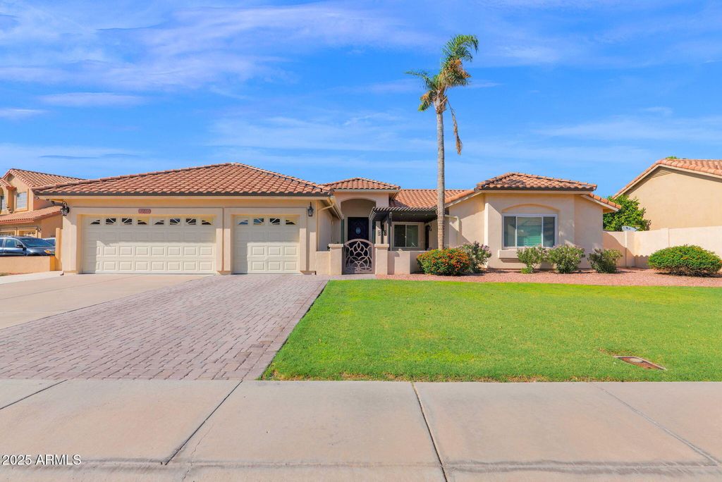 Photo of 7236 W Voltaire Avenue, Peoria, AZ 85381 (MLS # 6920889)