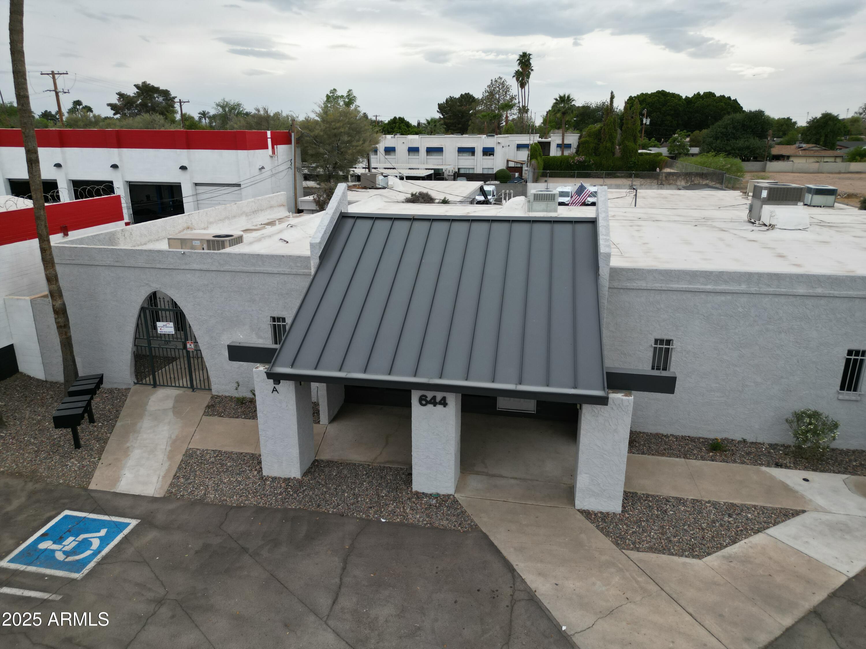 644 N COUNTRY CLUB Drive A