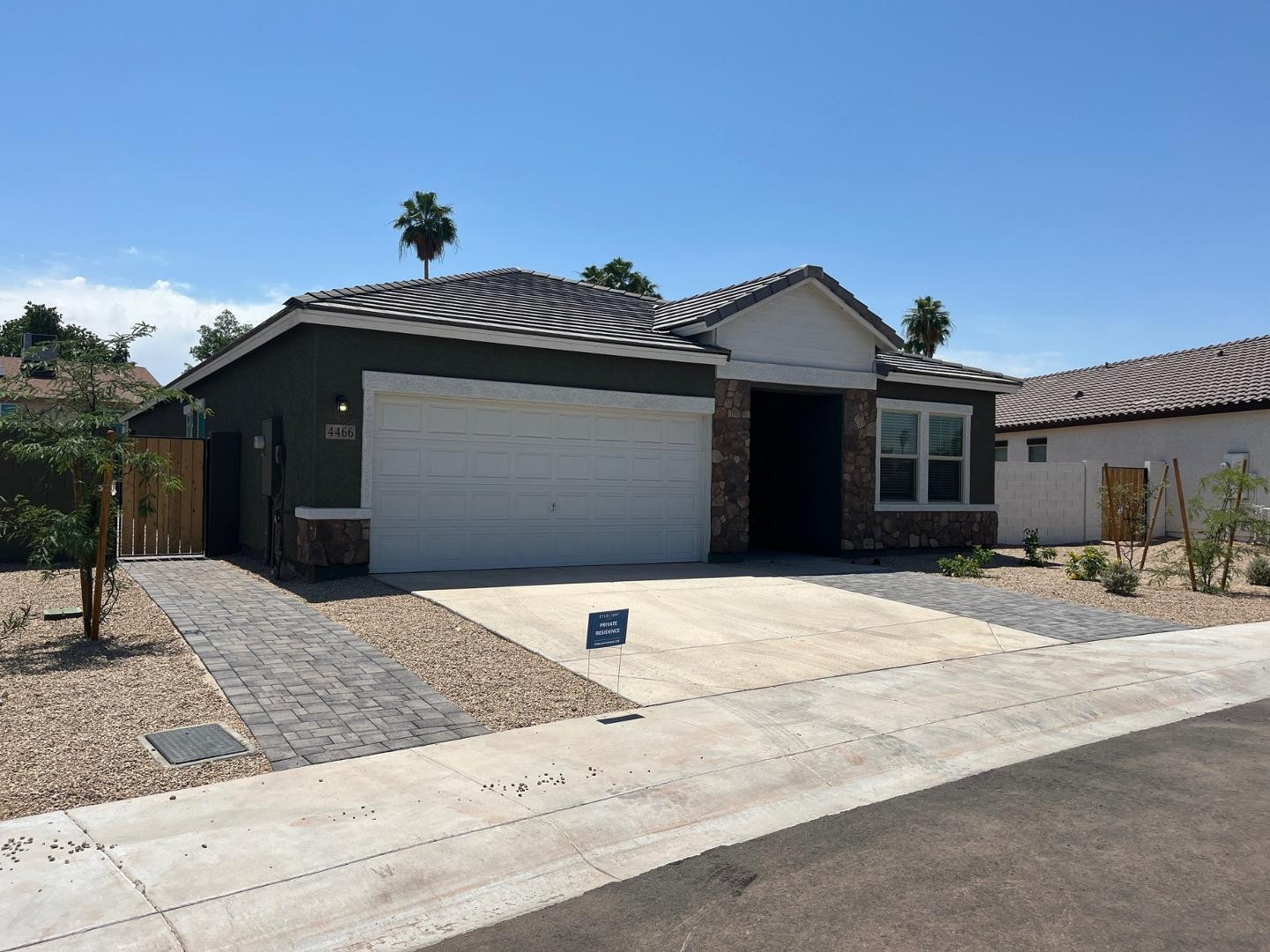 4466 N 100th Drive