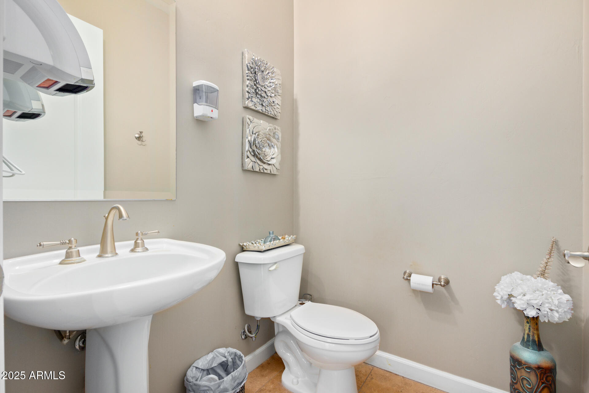 ARTESIA CONDOMINIUMS - Residential