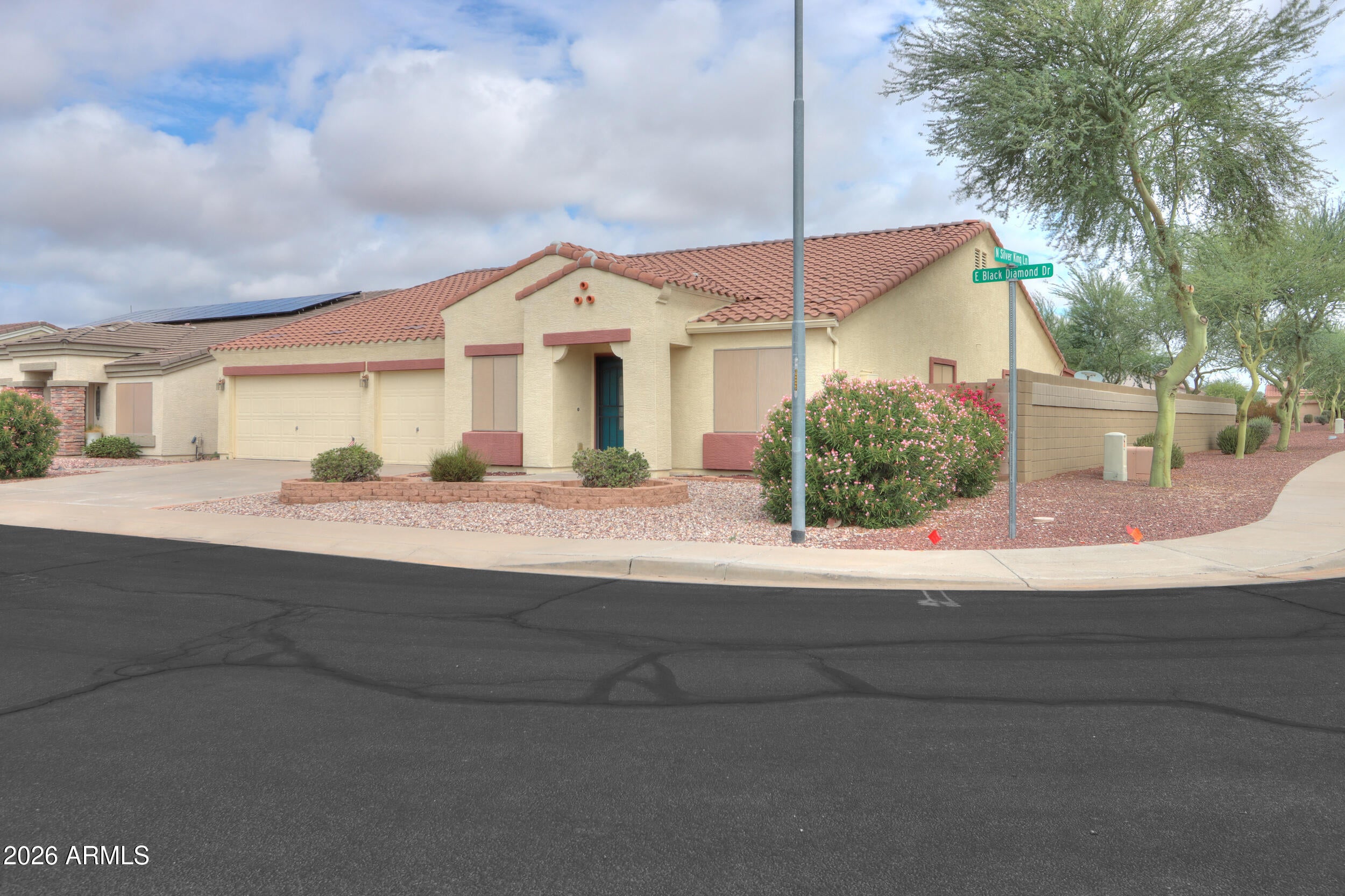 518 E BLACK DIAMOND Drive