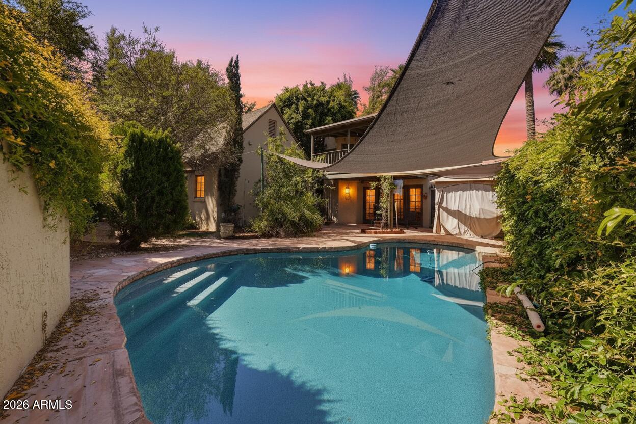 1238 W Coronado Road