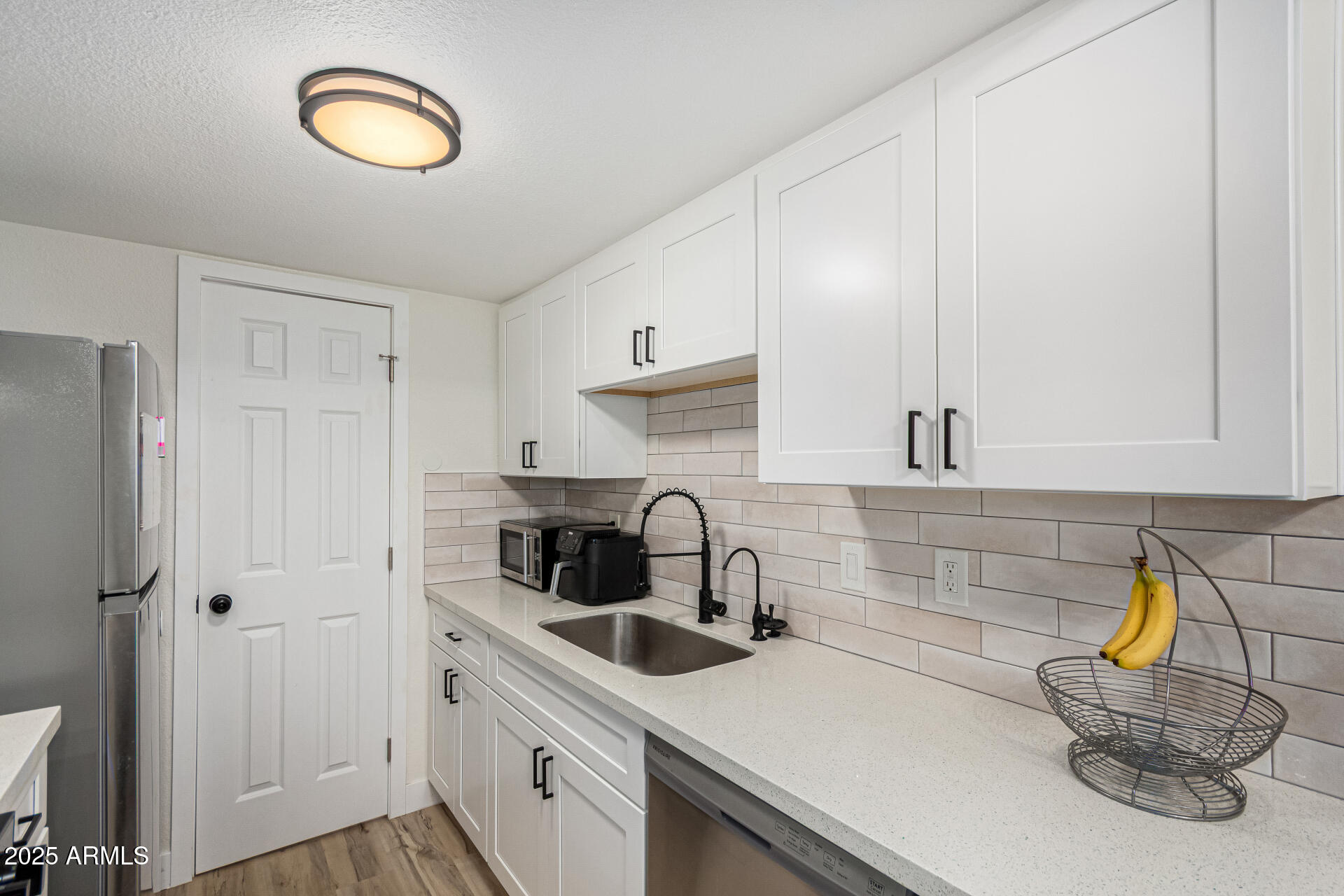 6806 W DEVONSHIRE Avenue