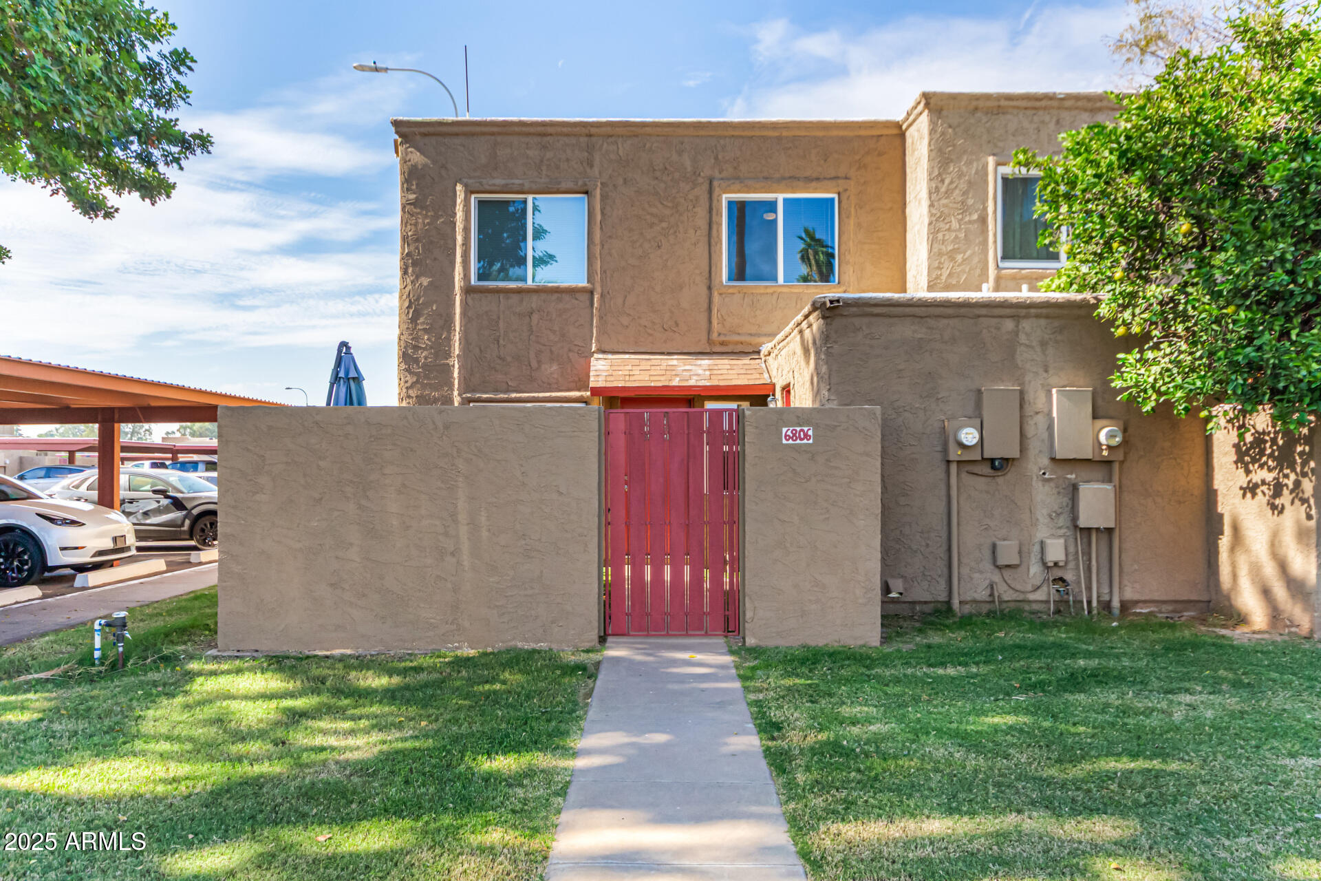 6806 W DEVONSHIRE Avenue