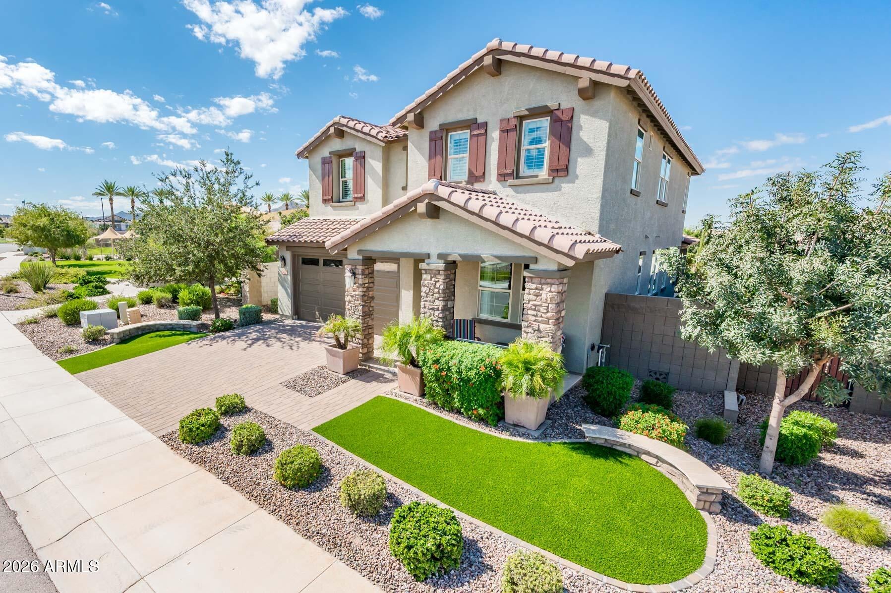 34762 N ARCADIA Drive