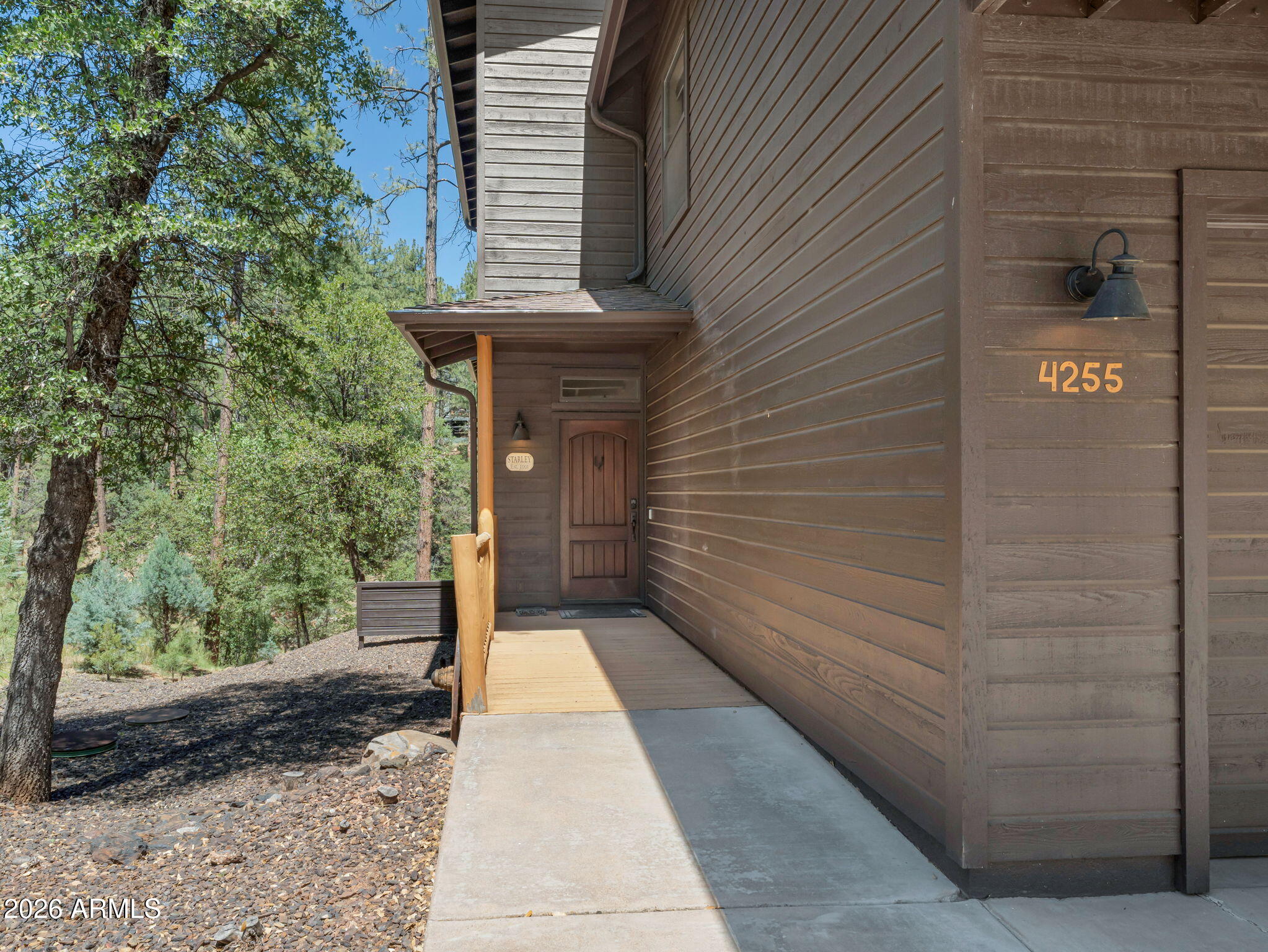 4255 N STRAWBERRY Hollow