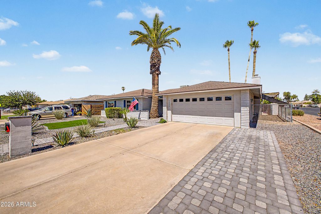 Photo of 5935 S Lakeshore Drive, Tempe, AZ 85283 (MLS # 7048434)