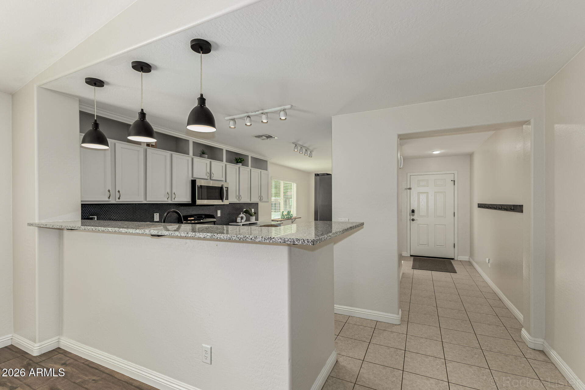 2177 E GILLCREST Road