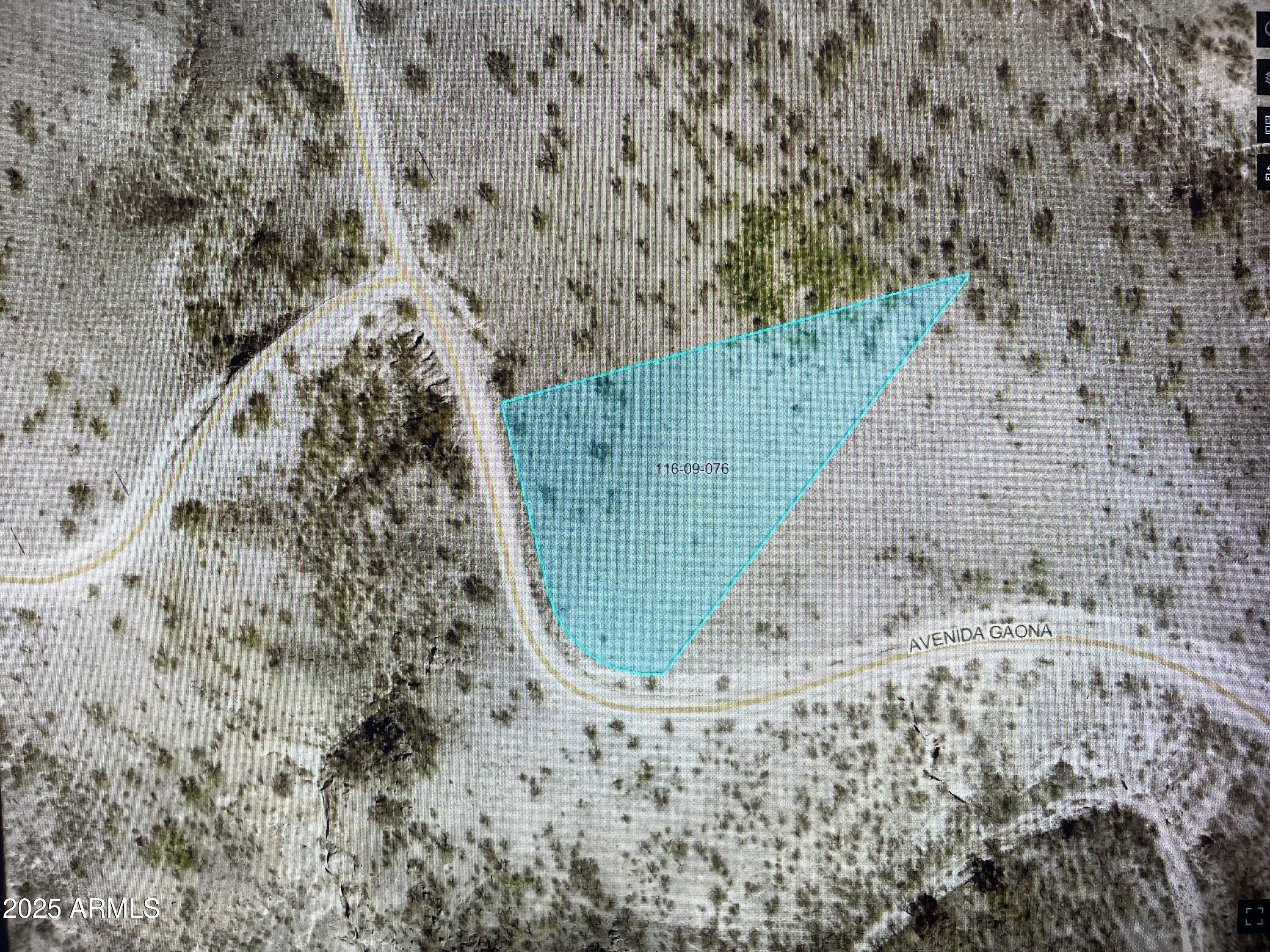 788 AVENIDA GAONA -- 32