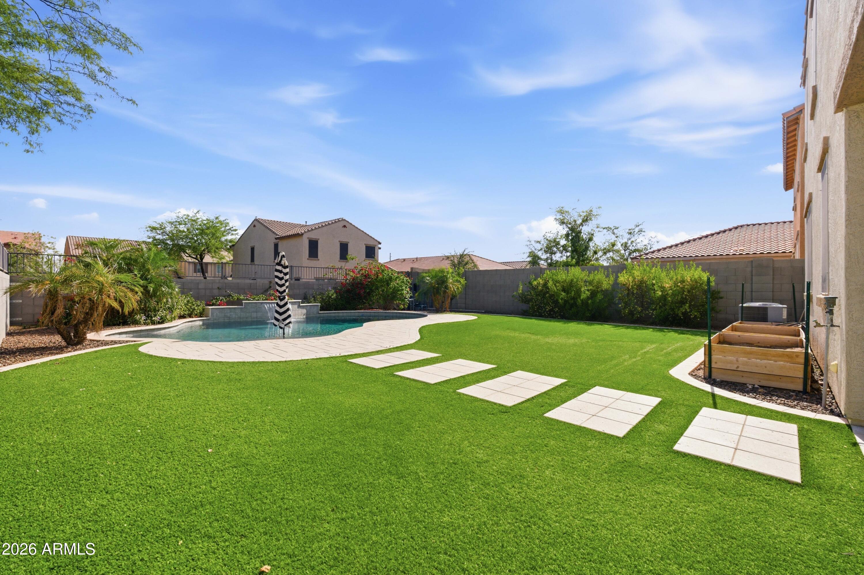 SIGNAL BUTTE ESTATES - Residential