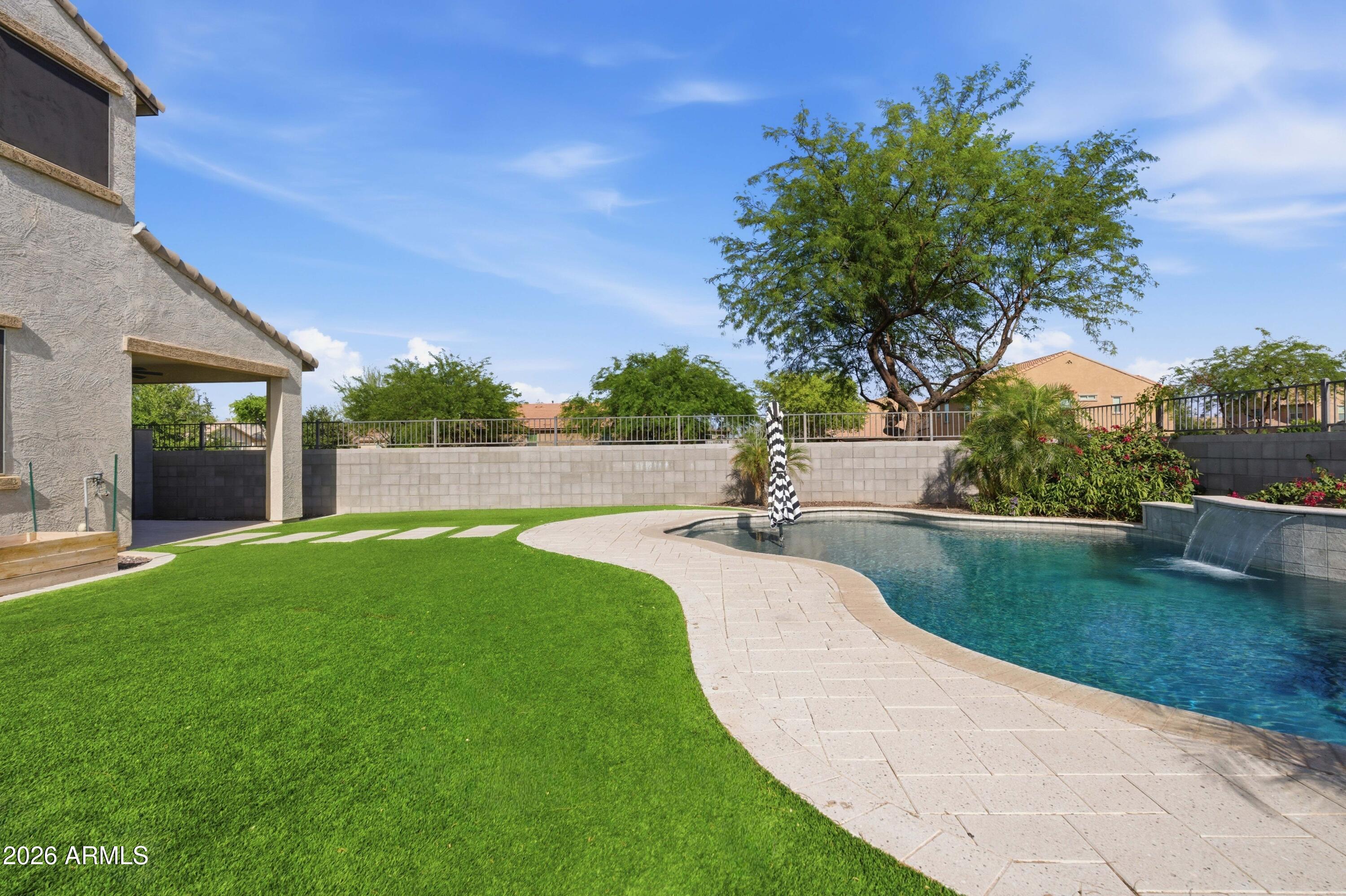 SIGNAL BUTTE ESTATES - Residential