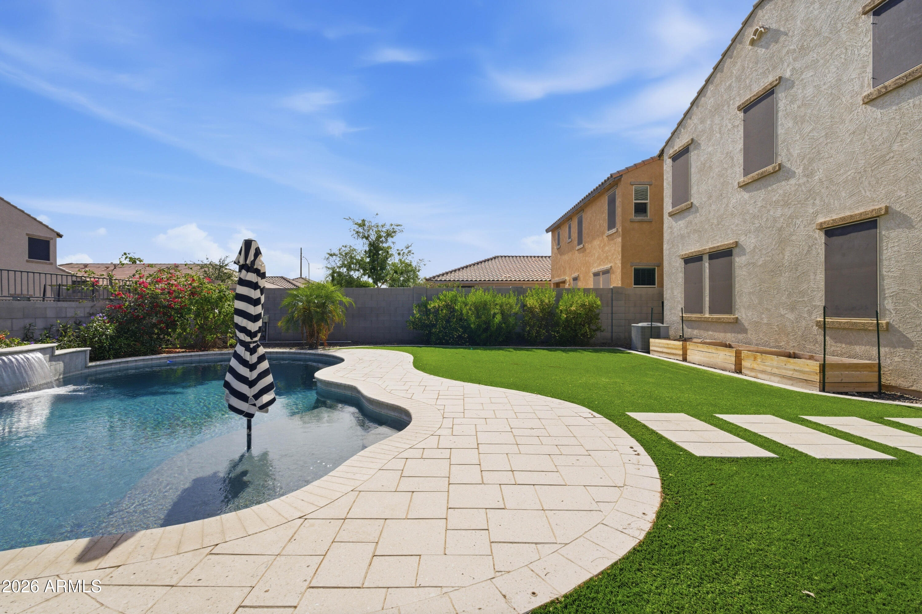 SIGNAL BUTTE ESTATES - Residential