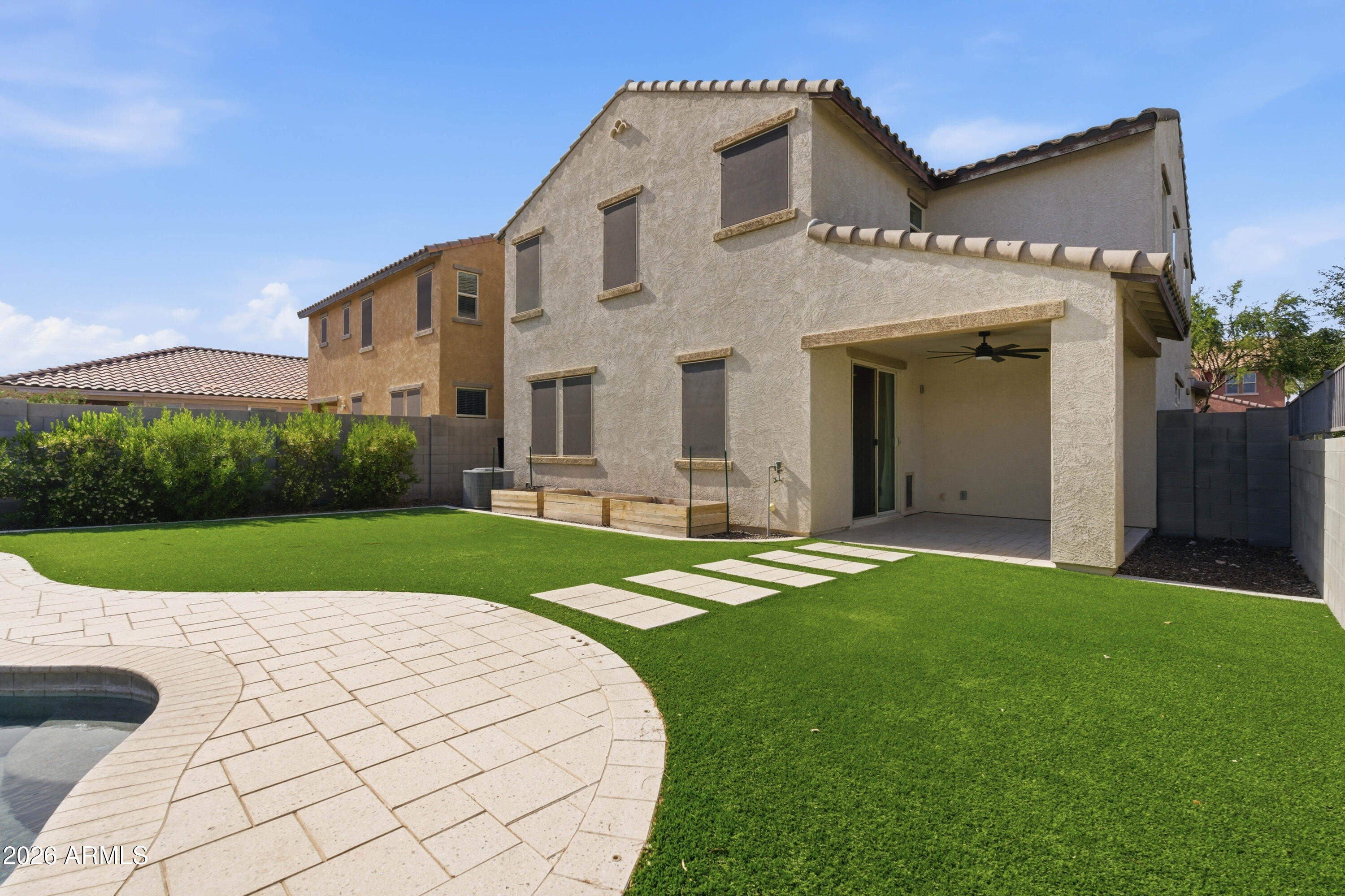 SIGNAL BUTTE ESTATES - Residential