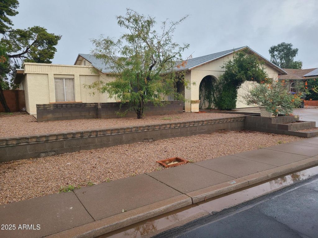 Photo of 526 W Pantera Avenue, Mesa, AZ 85210 (MLS # 6934659)