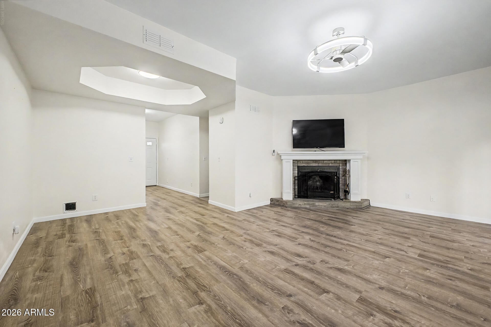 2315 W UNION HILLS Drive 120