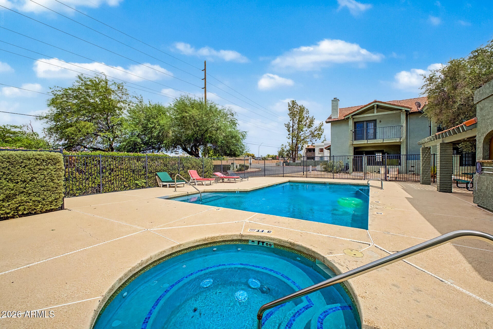 2315 W UNION HILLS Drive 120