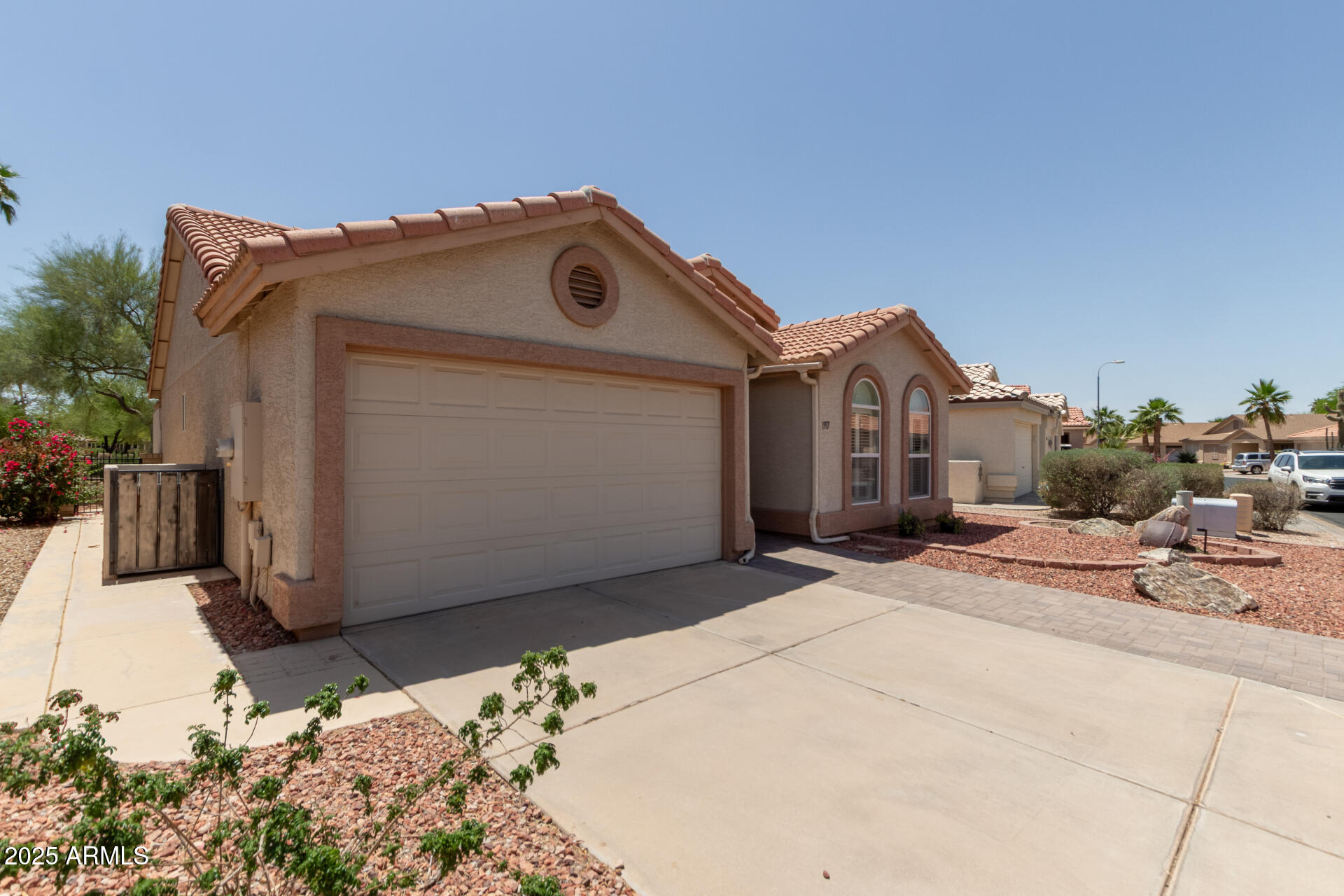 1917 E LINDRICK Drive