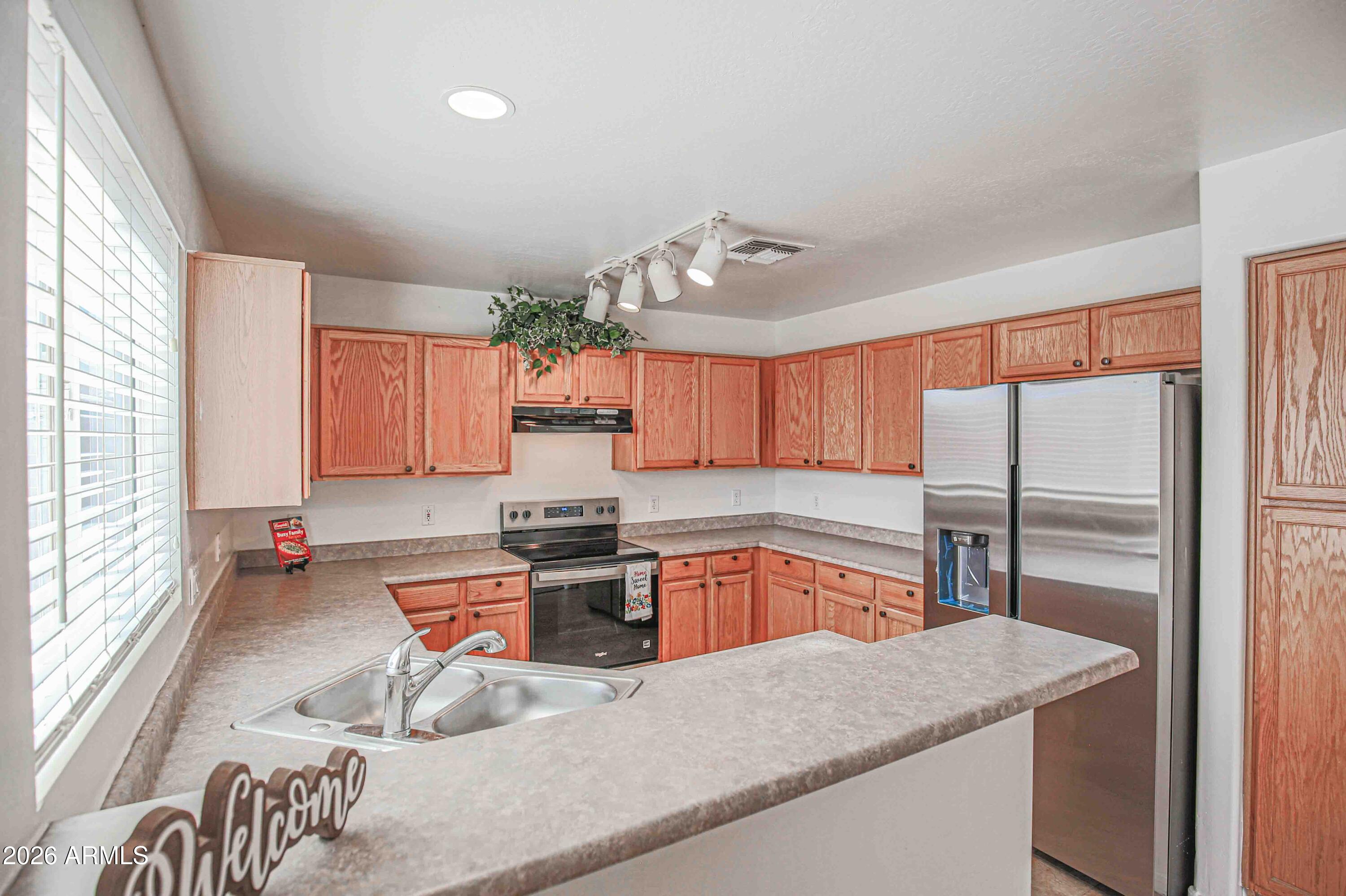 11239 W CAMPBELL Avenue