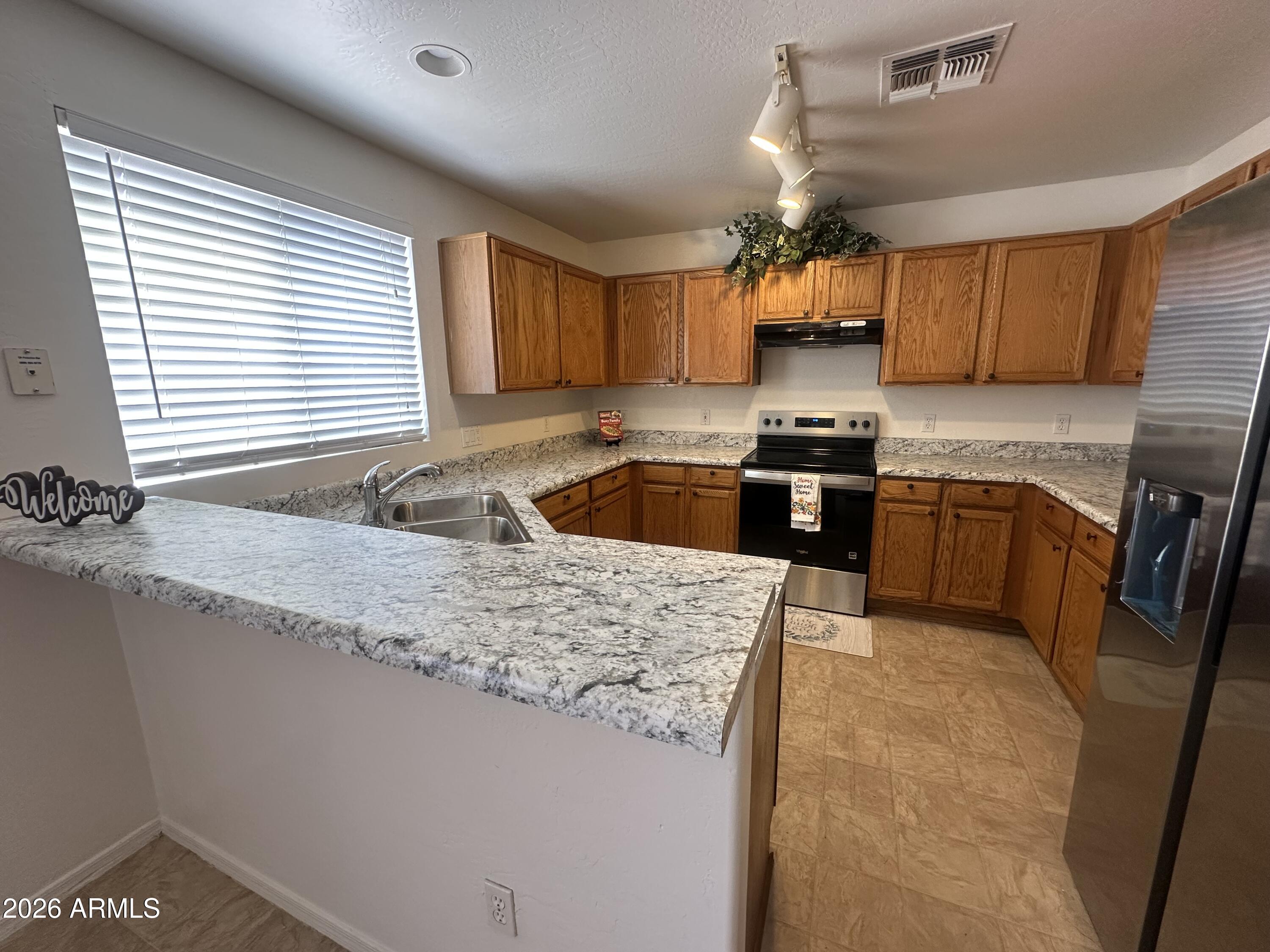 11239 W CAMPBELL Avenue