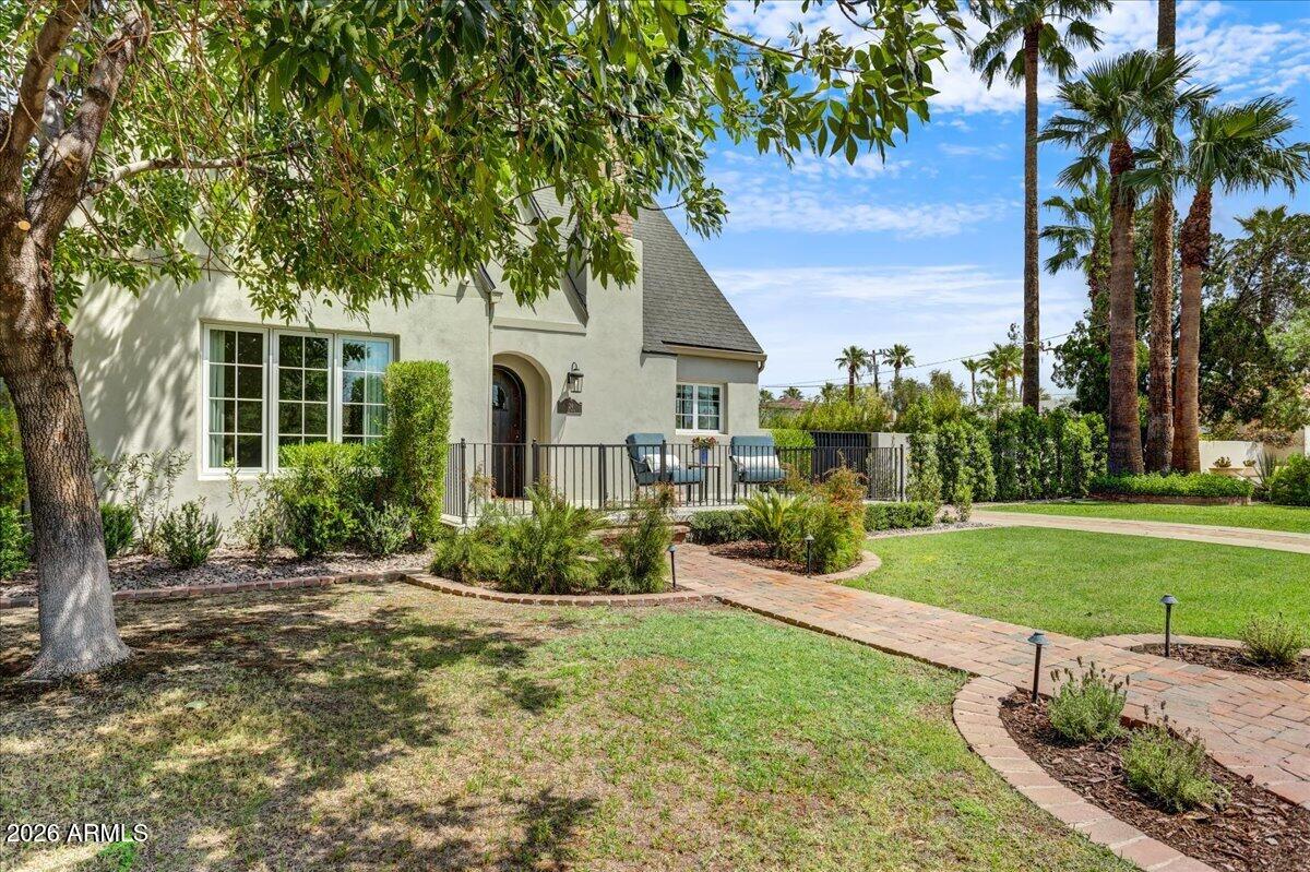 324 W MONTE VISTA Road