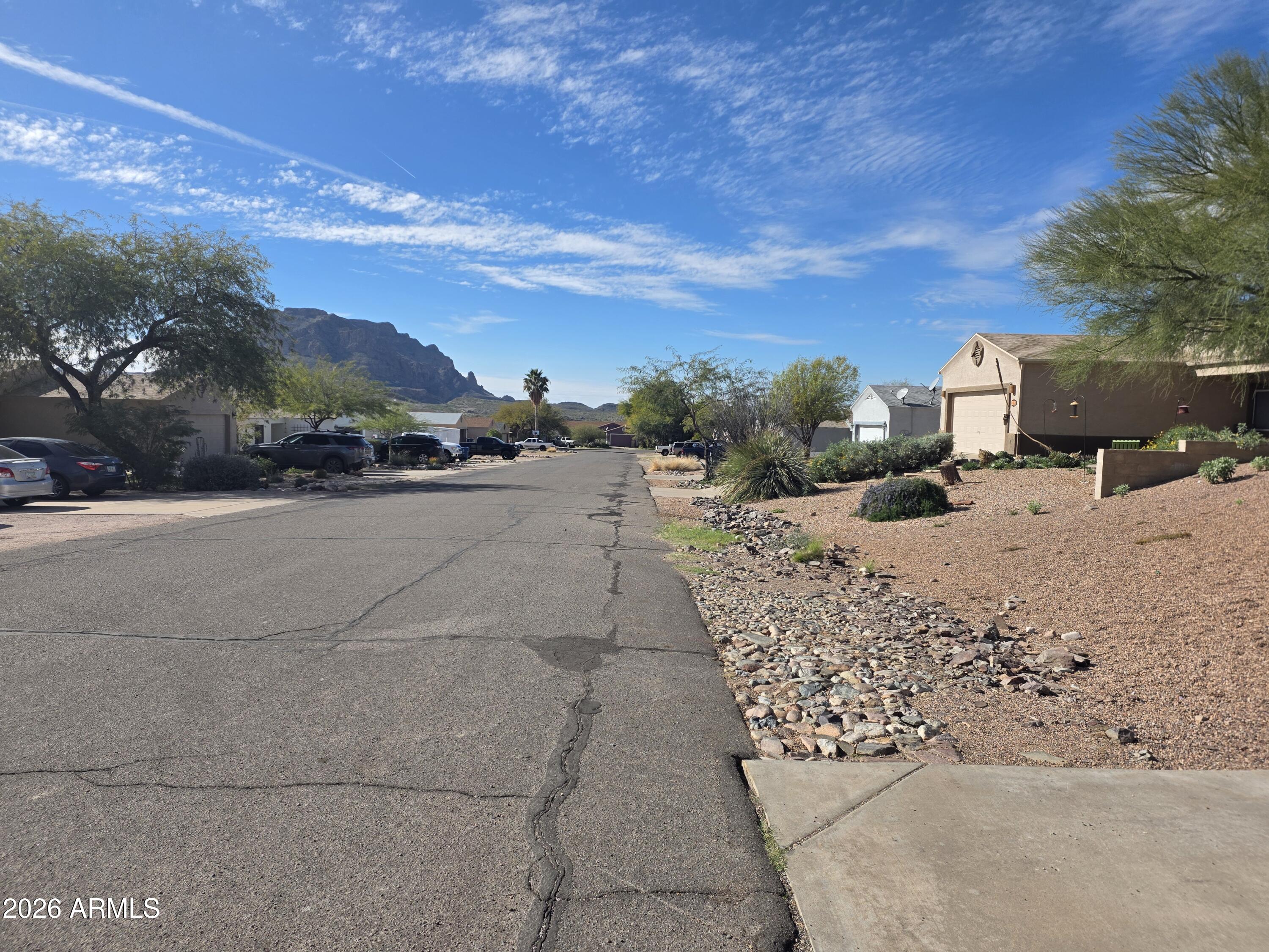 419 W PICKET POST Drive