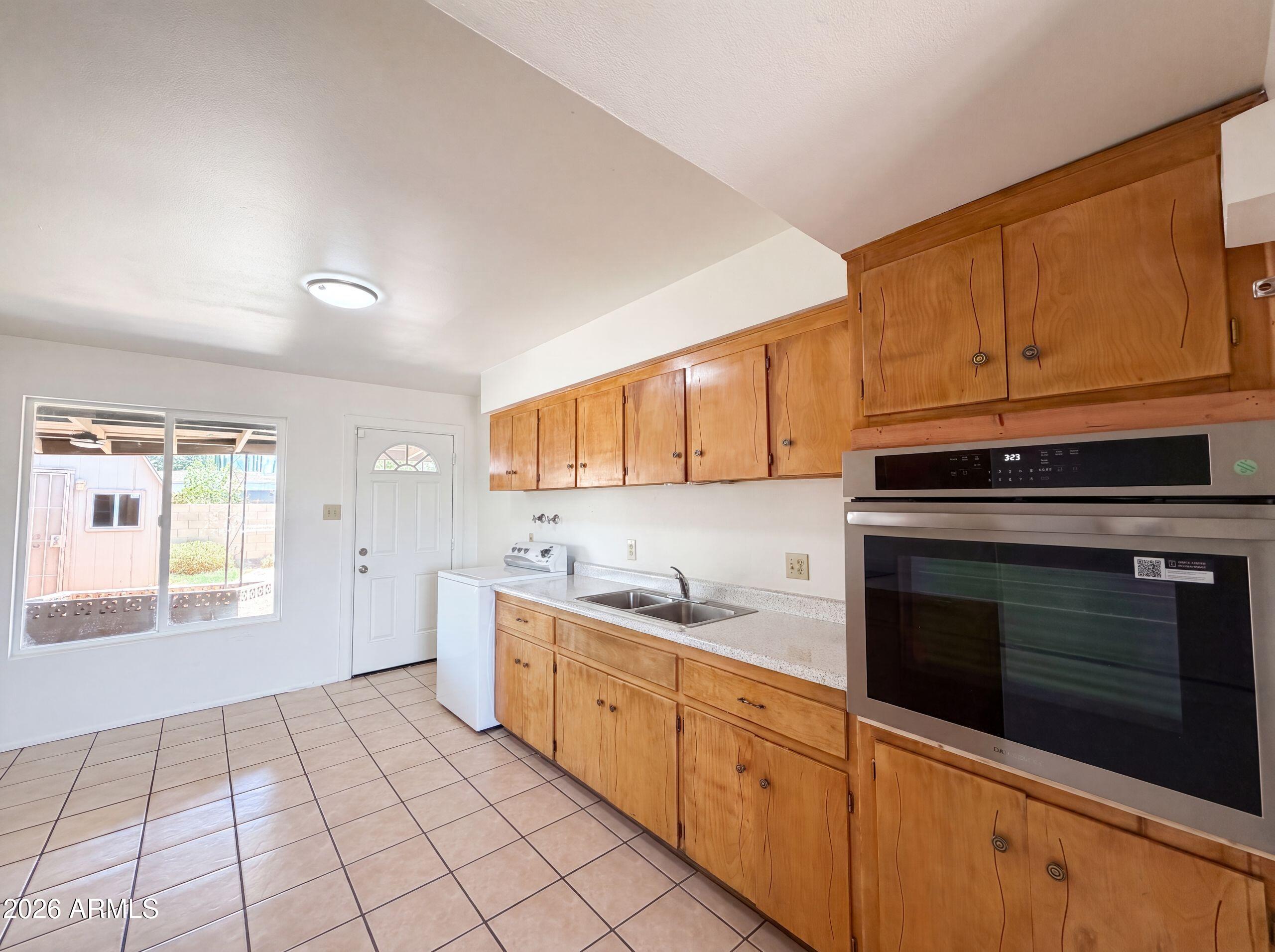 3115 N 53RD Drive