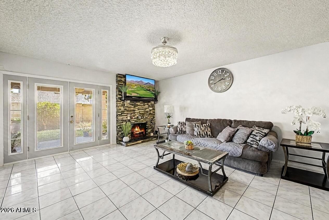 3215 W PARADISE Lane