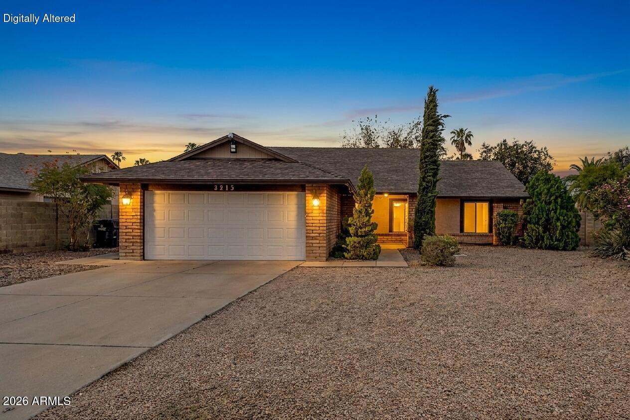 3215 W PARADISE Lane