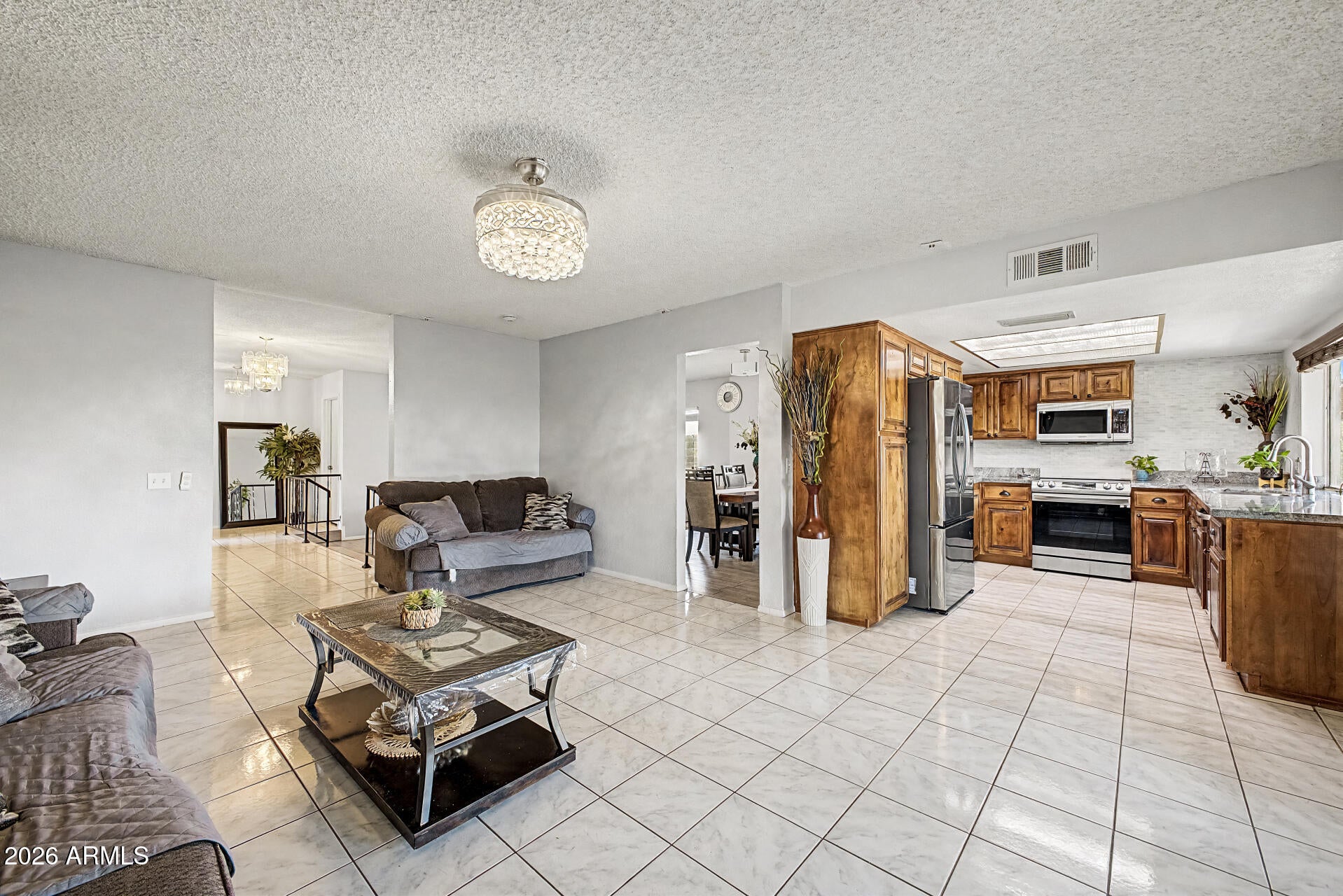 3215 W PARADISE Lane
