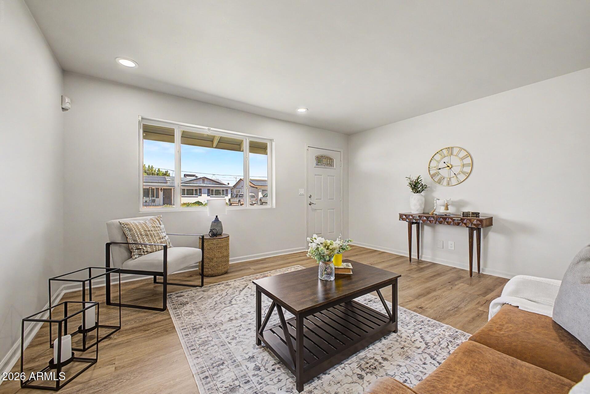 3049 W CORRINE Drive