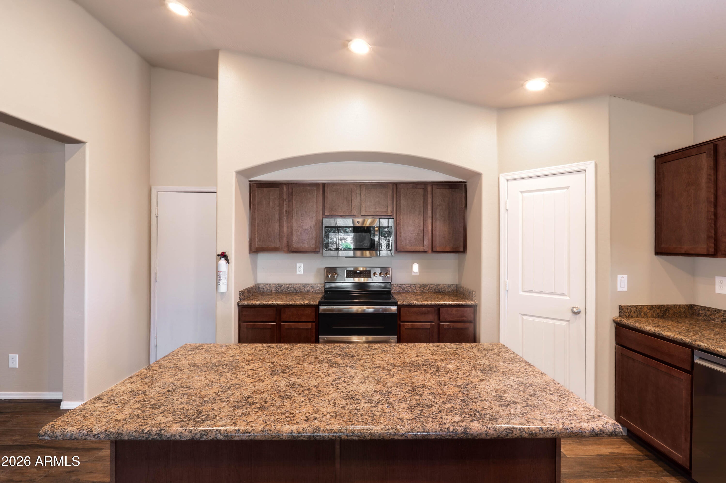 7007 W GETTY Drive