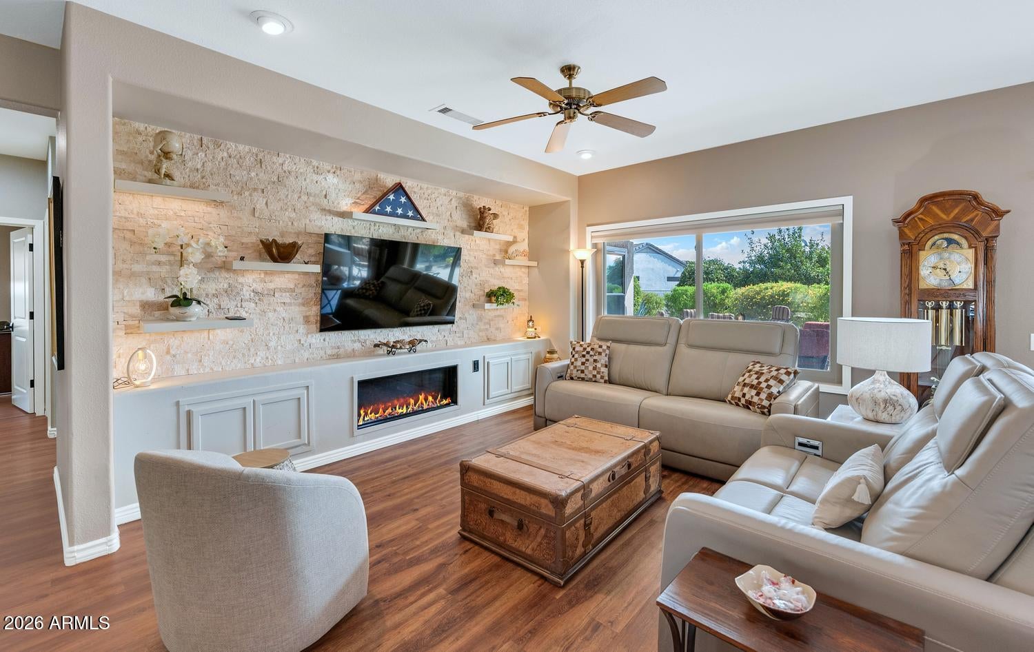 18401 N VILLA BELLA Drive