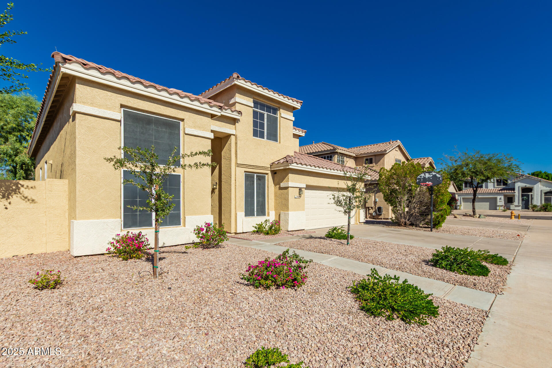 2580 W SHANNON Court