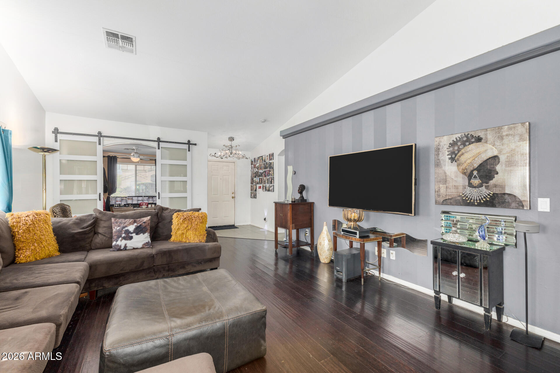 3337 W WAYLAND Drive