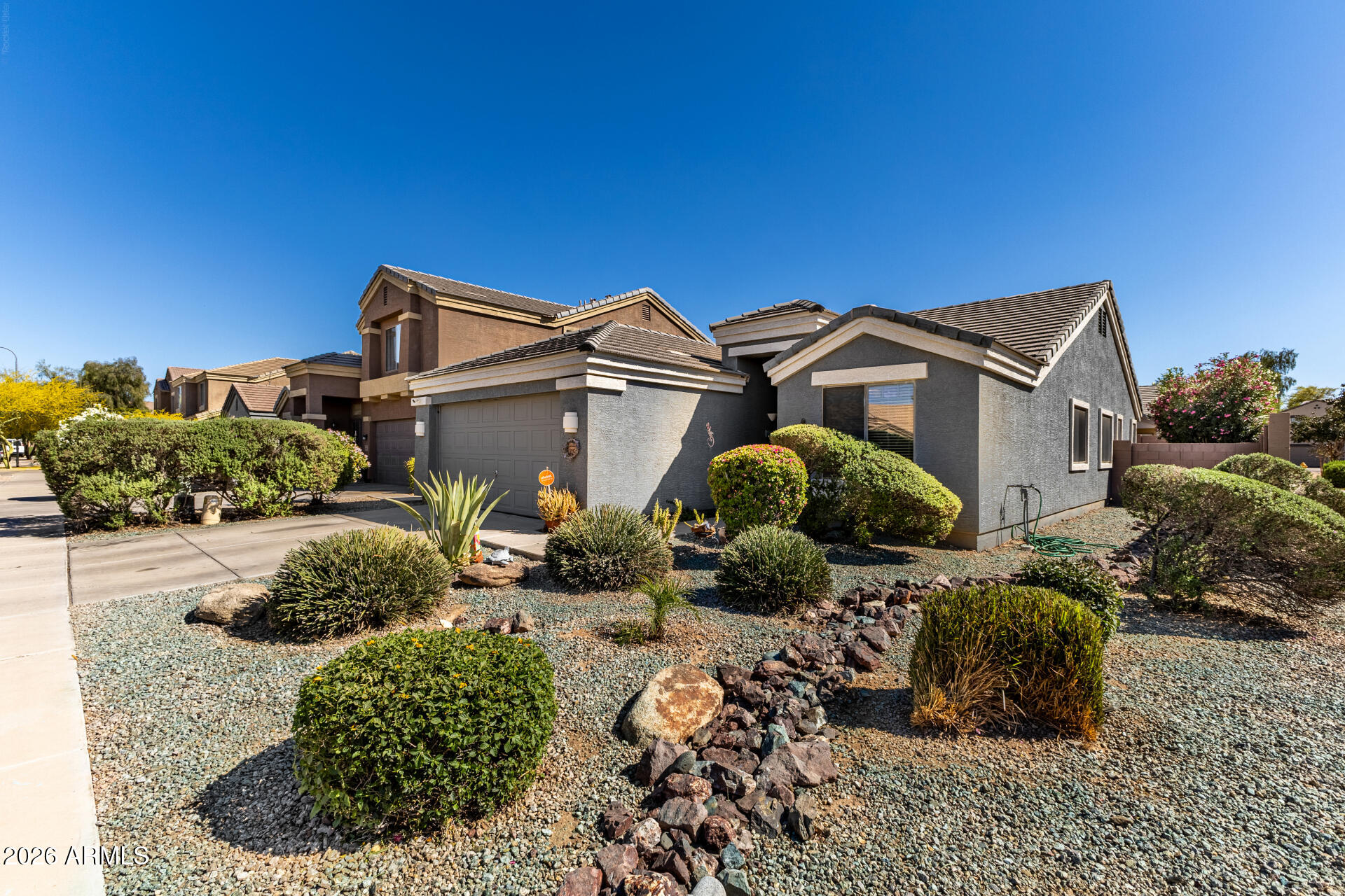 3337 W WAYLAND Drive