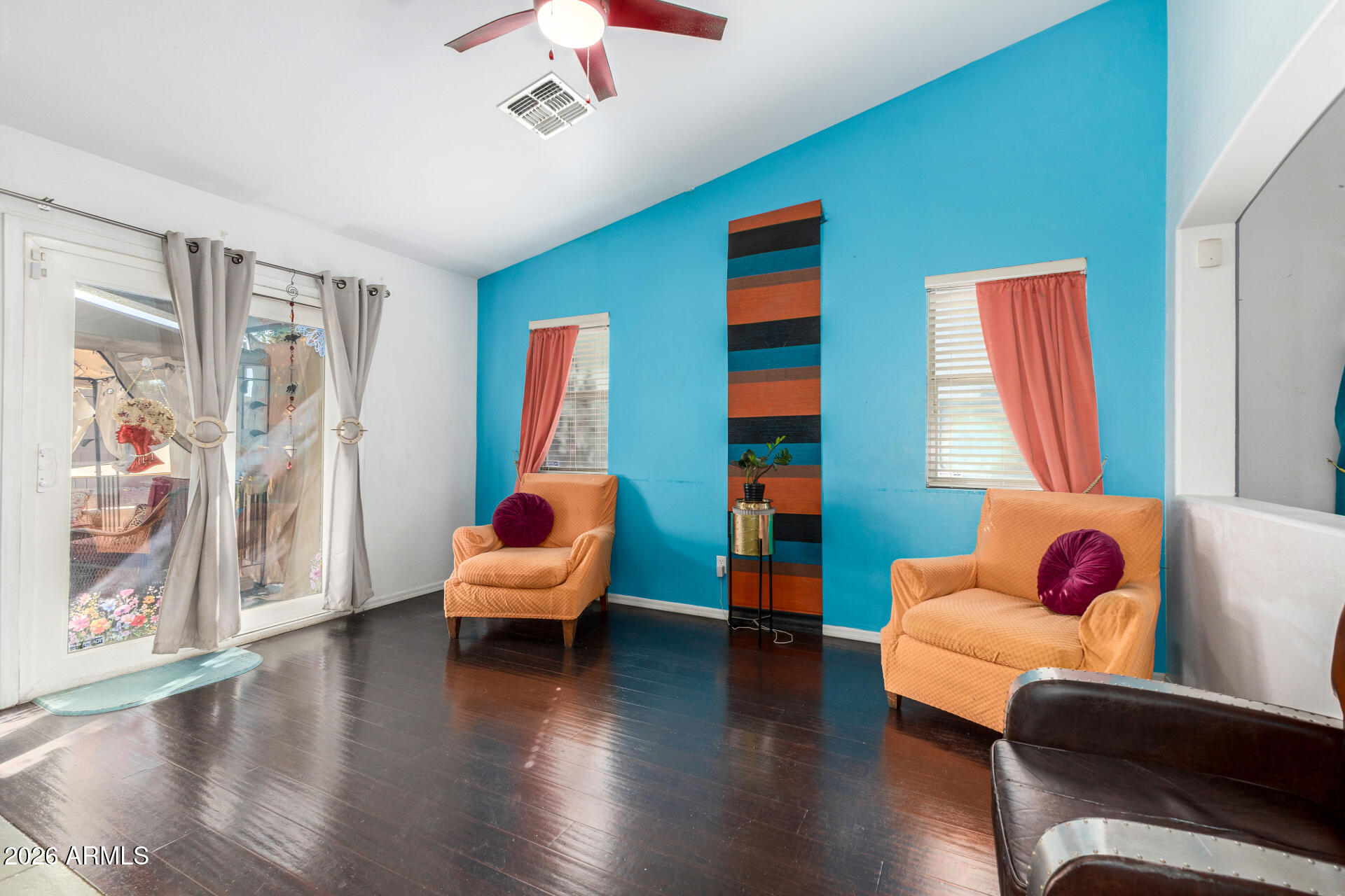 3337 W WAYLAND Drive