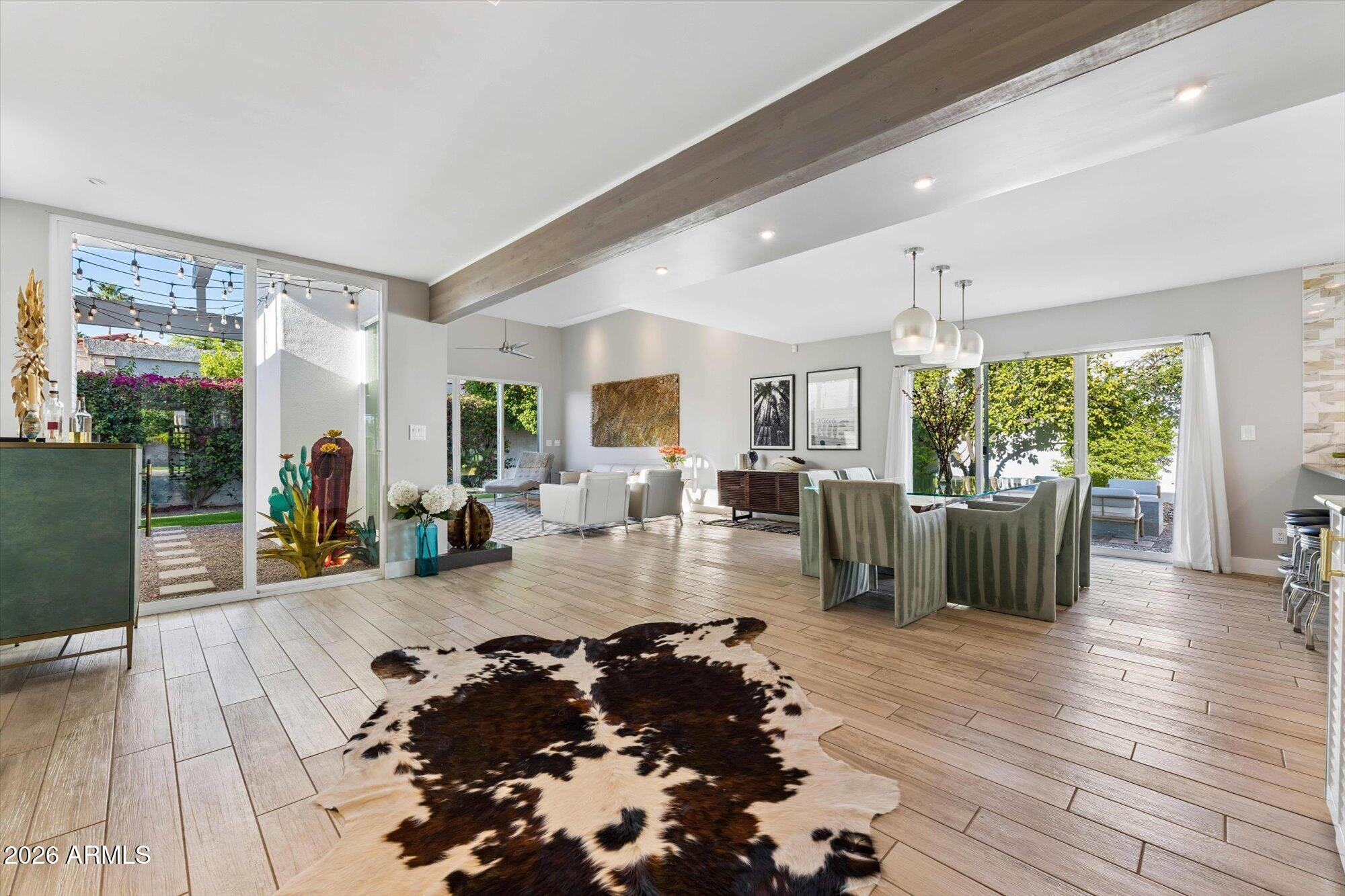 8626 E Via De La Escuela --