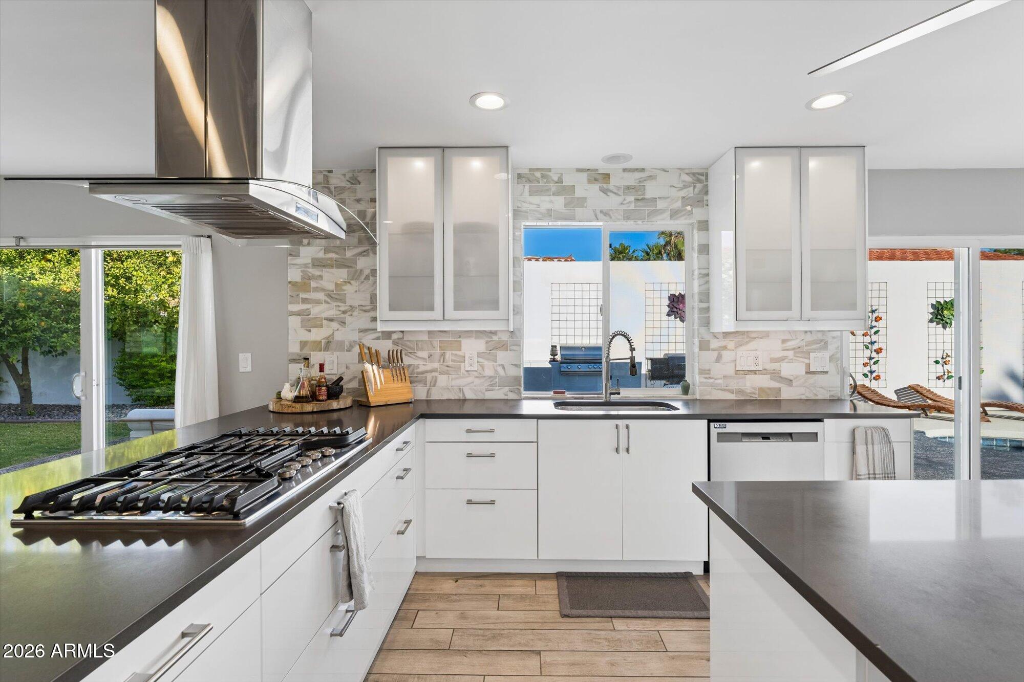 8626 E Via De La Escuela --