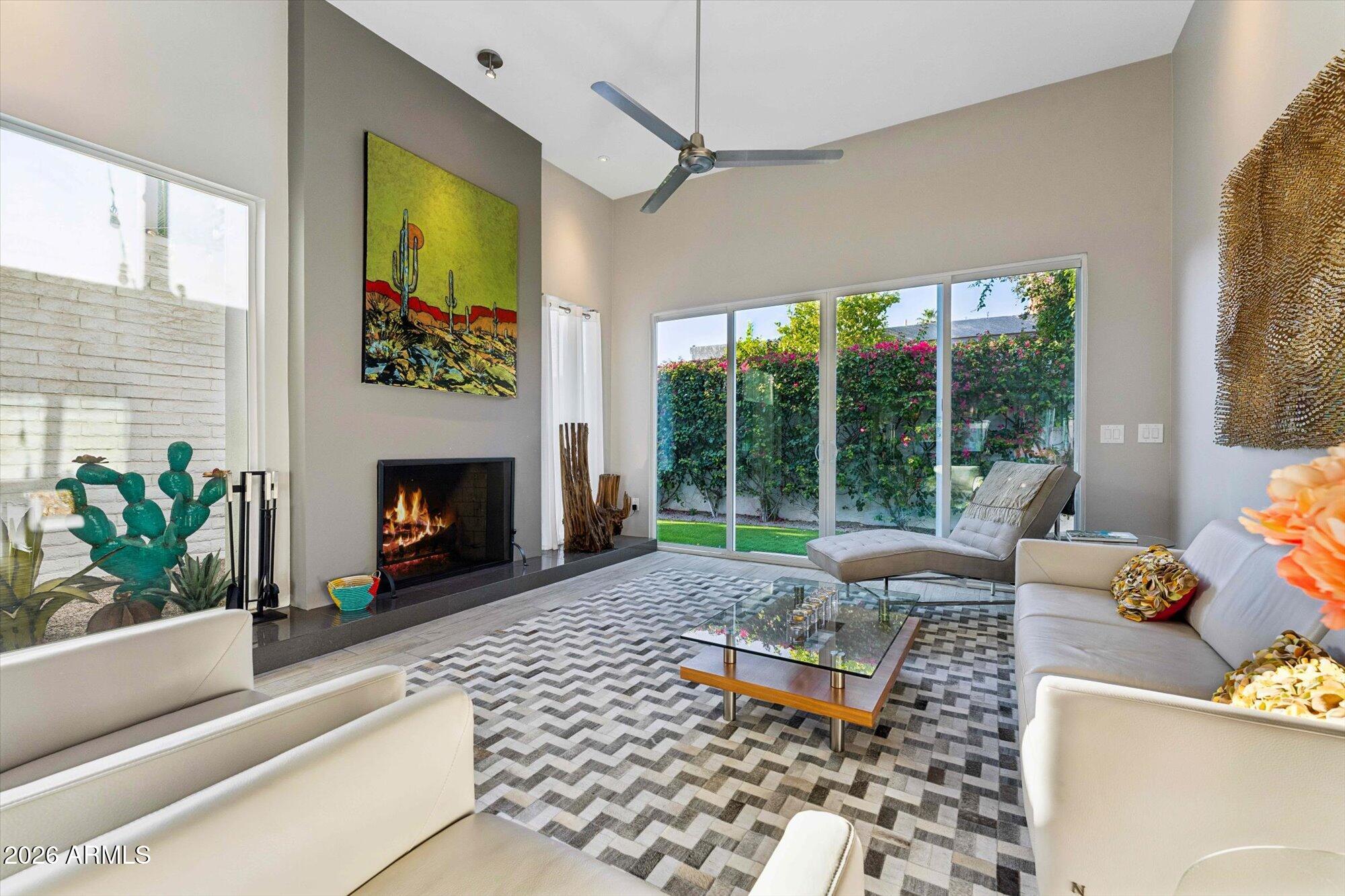 8626 E Via De La Escuela --