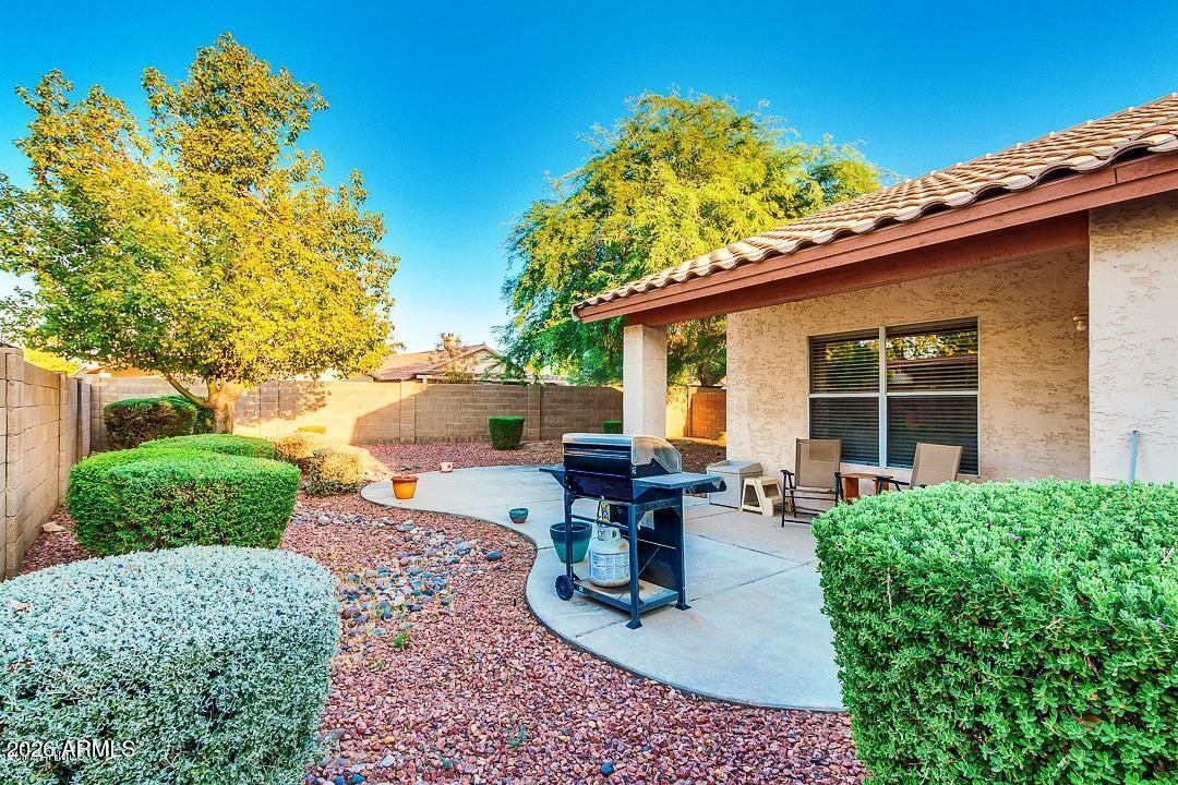 1381 S YUCCA Place