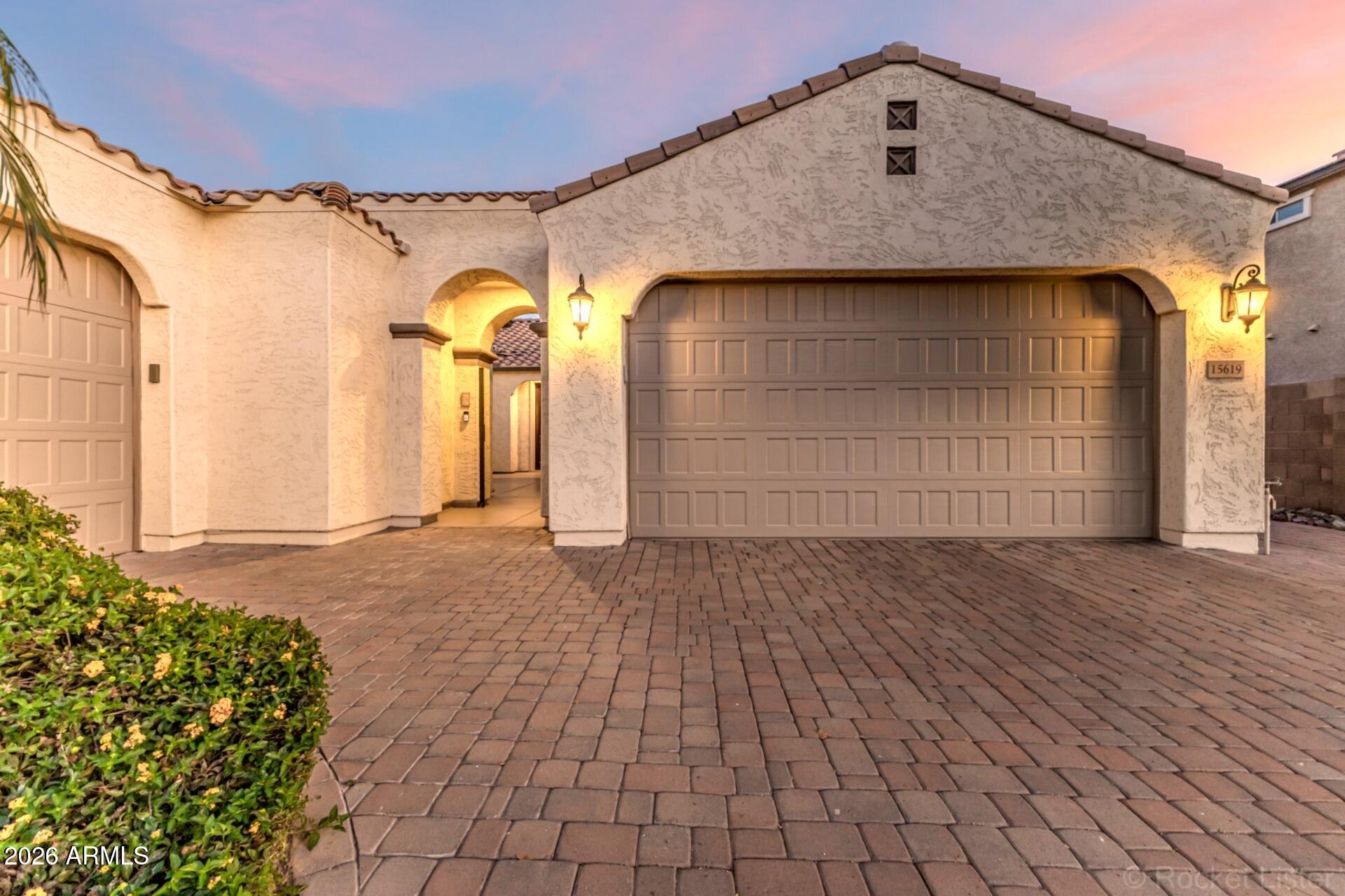 15619 W MINNEZONA Avenue