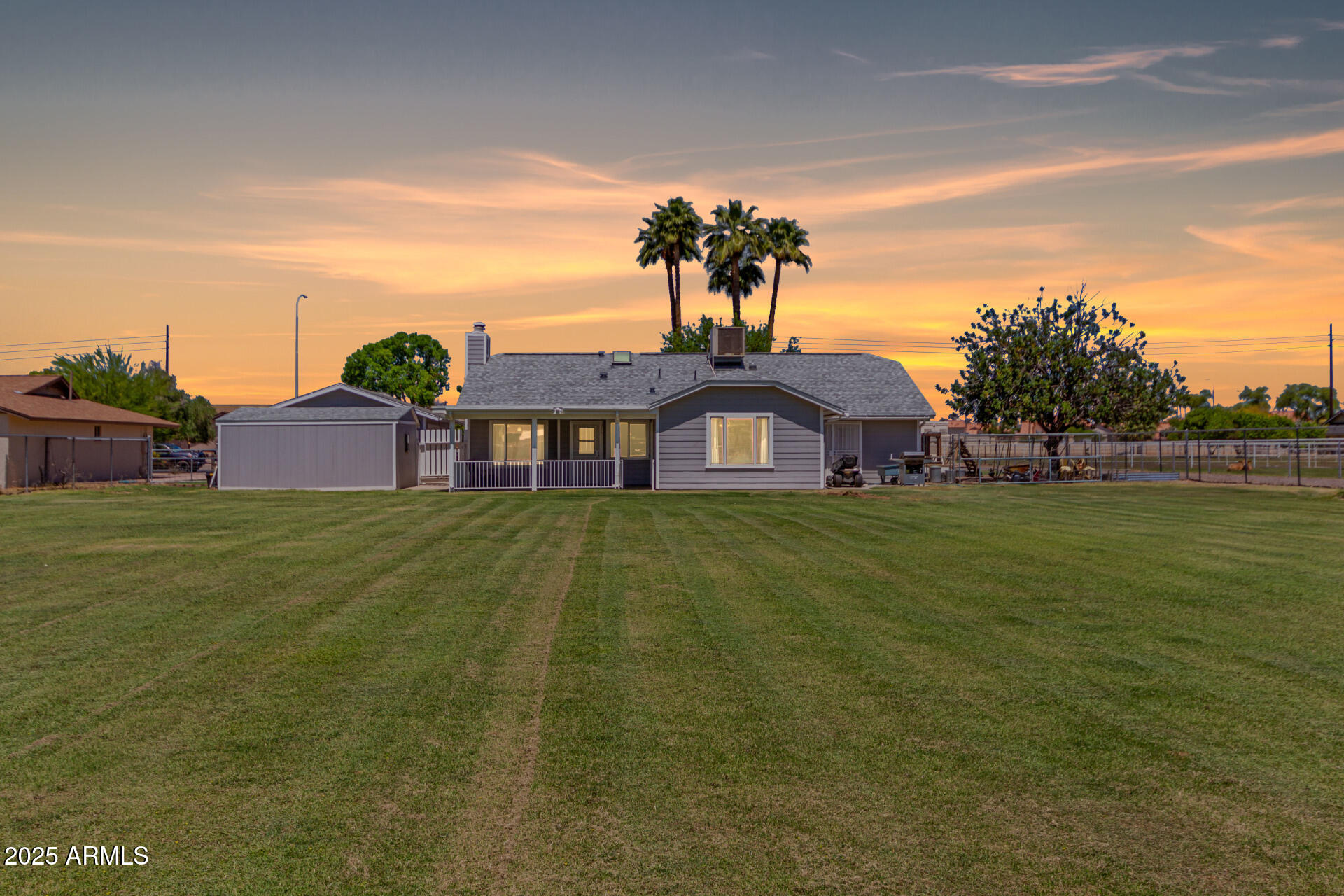 1551 E LONGHORN Drive