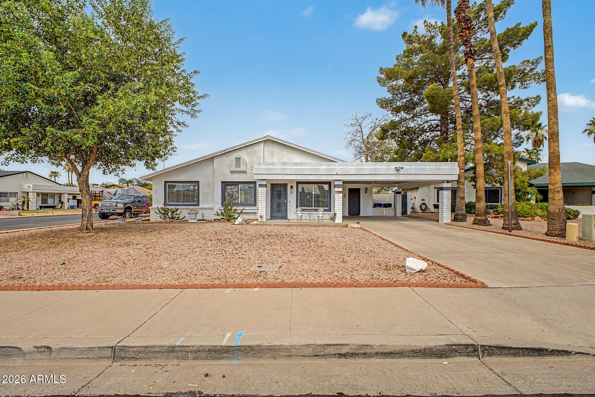 730 S WHITING Circle