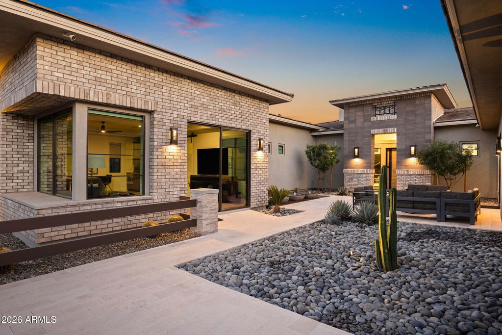 Photo of 2725 E Kingbird Drive, Gilbert, AZ 85297 (MLS # 6971251)