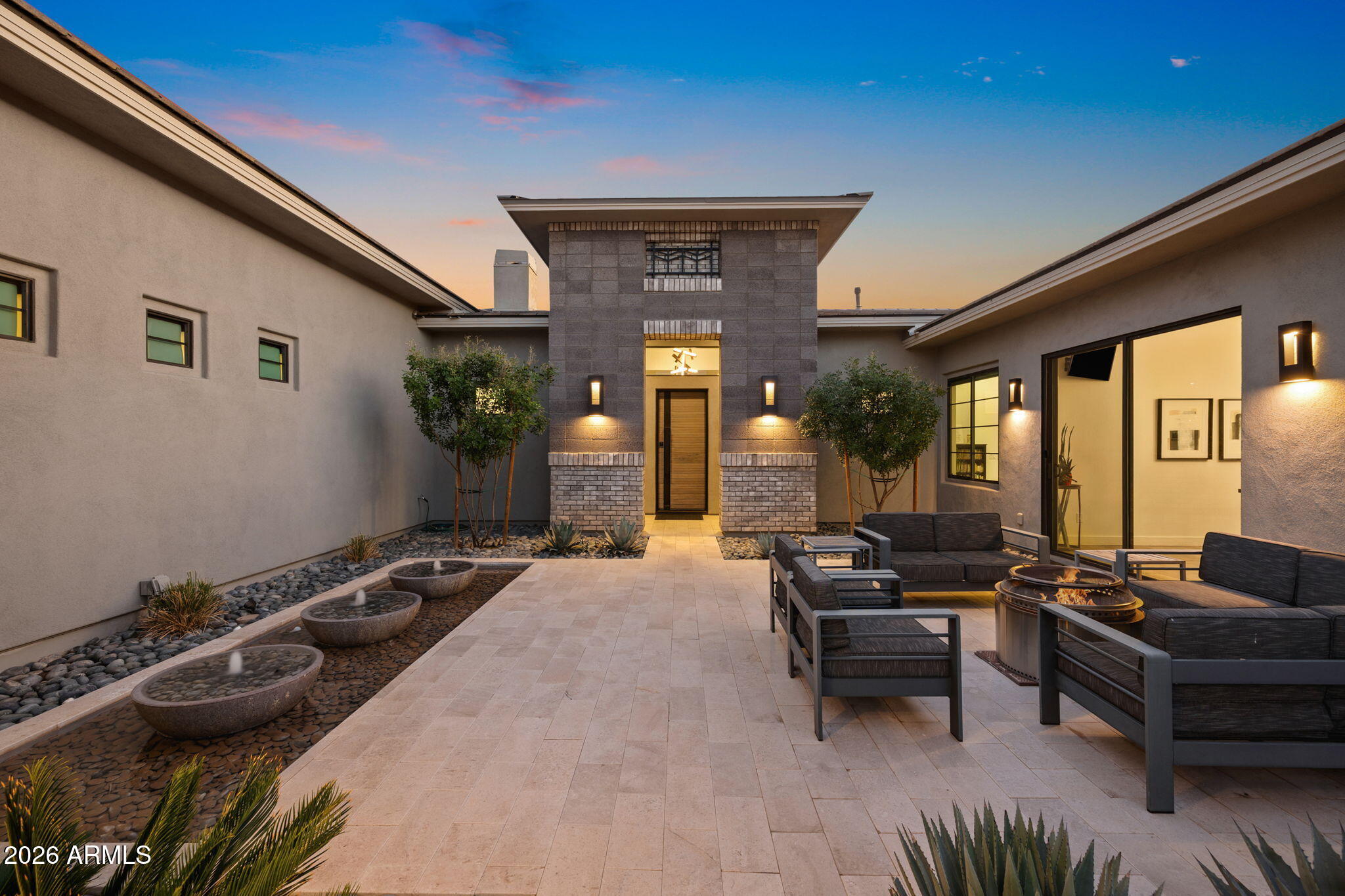 2725 E KINGBIRD Drive