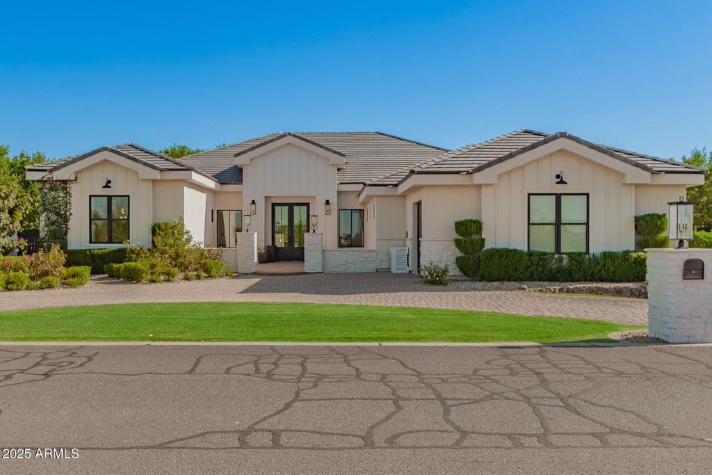 Photo of 21077 E Marsh Road, Queen Creek, AZ 85142 (MLS # 6934599)