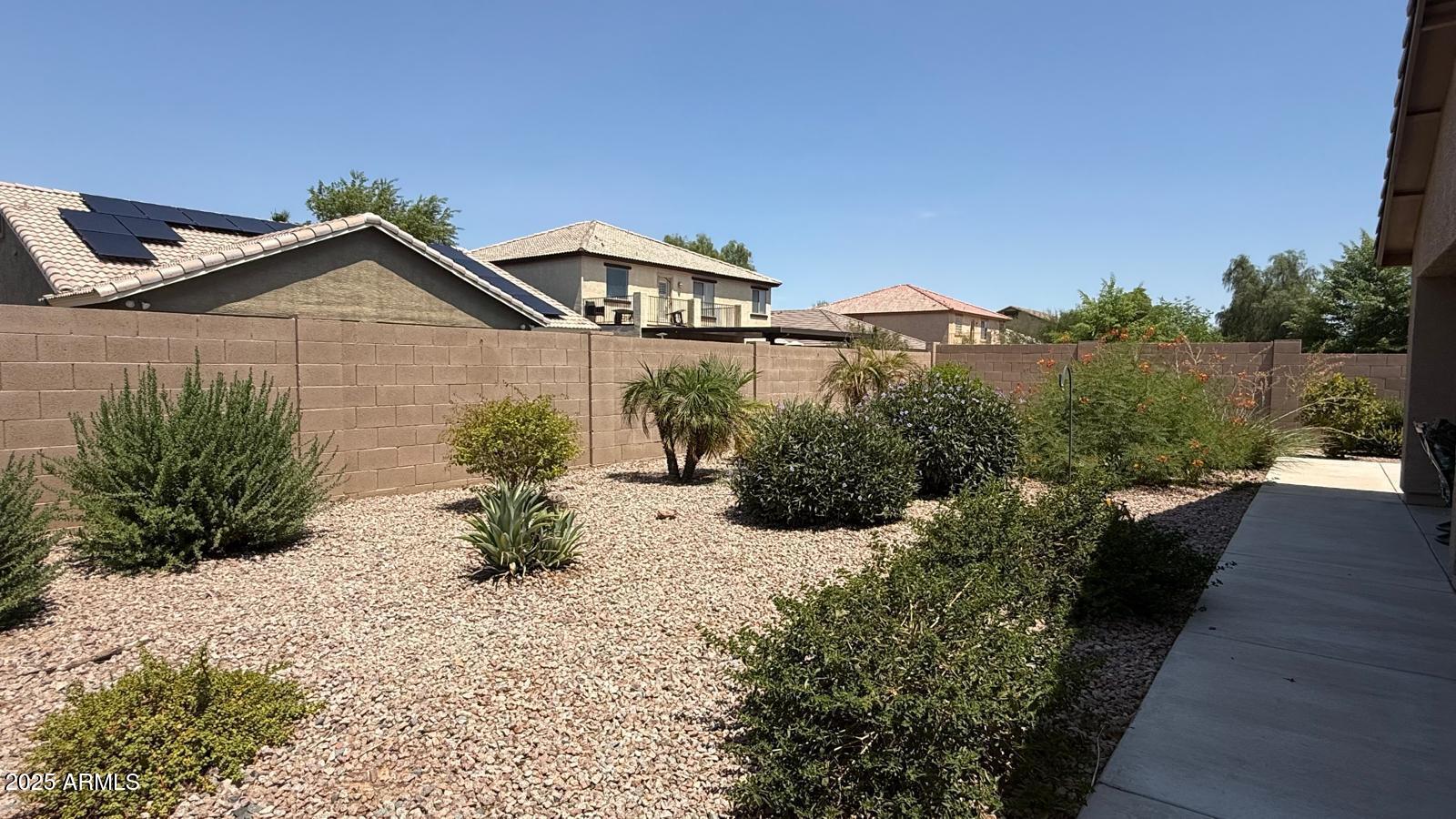 45768 W Dutchman Drive