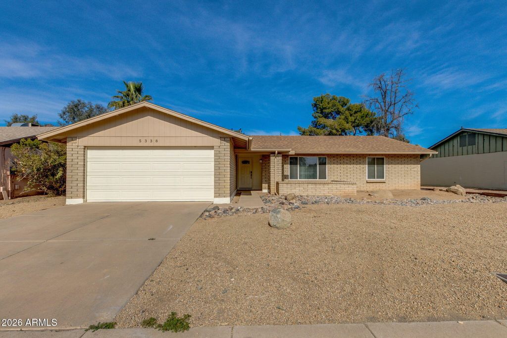 Photo of 5338 W Freeway Lane, Glendale, AZ 85302 (MLS # 6977044)