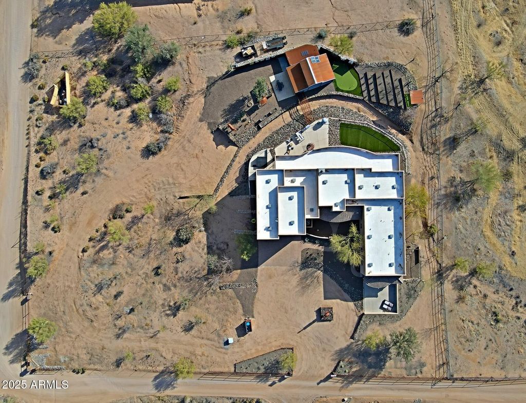 Photo of 13935 E Smokehouse Trail, Scottsdale, AZ 85262 (MLS # 6915817)